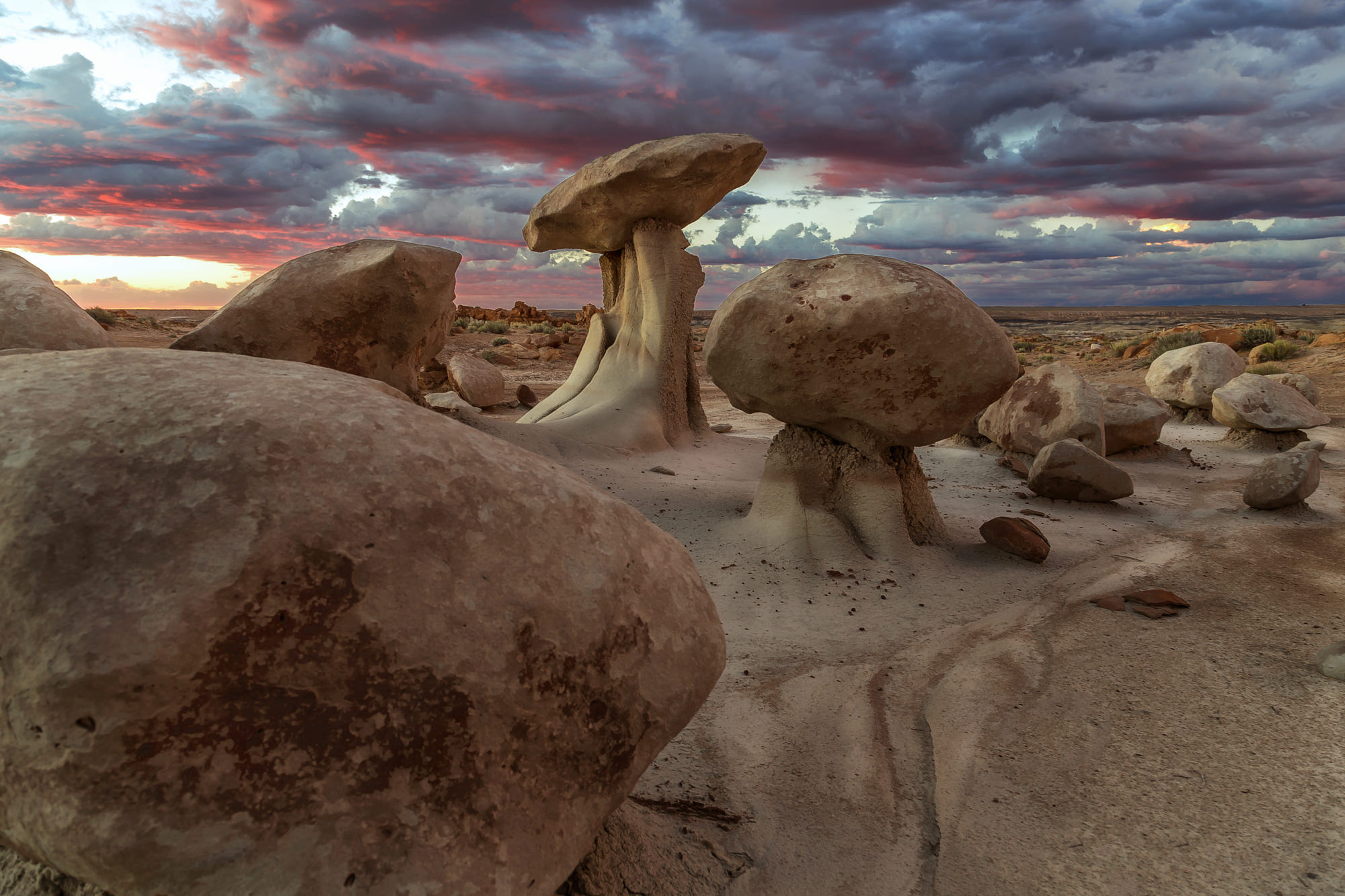 Bisti Badlands, Free images, Download, 2000x1340 HD Desktop