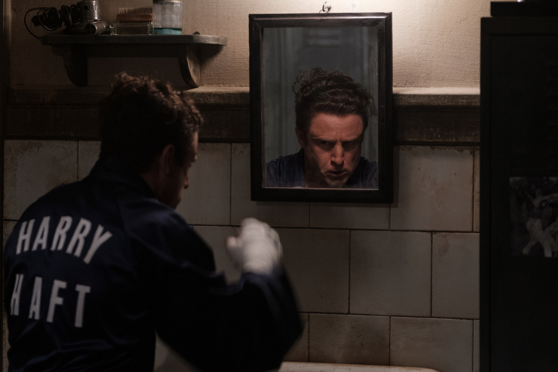 Barry Levinson, Boxing film, Survivor's history, Post-Holocaust trauma, 1920x1280 HD Desktop