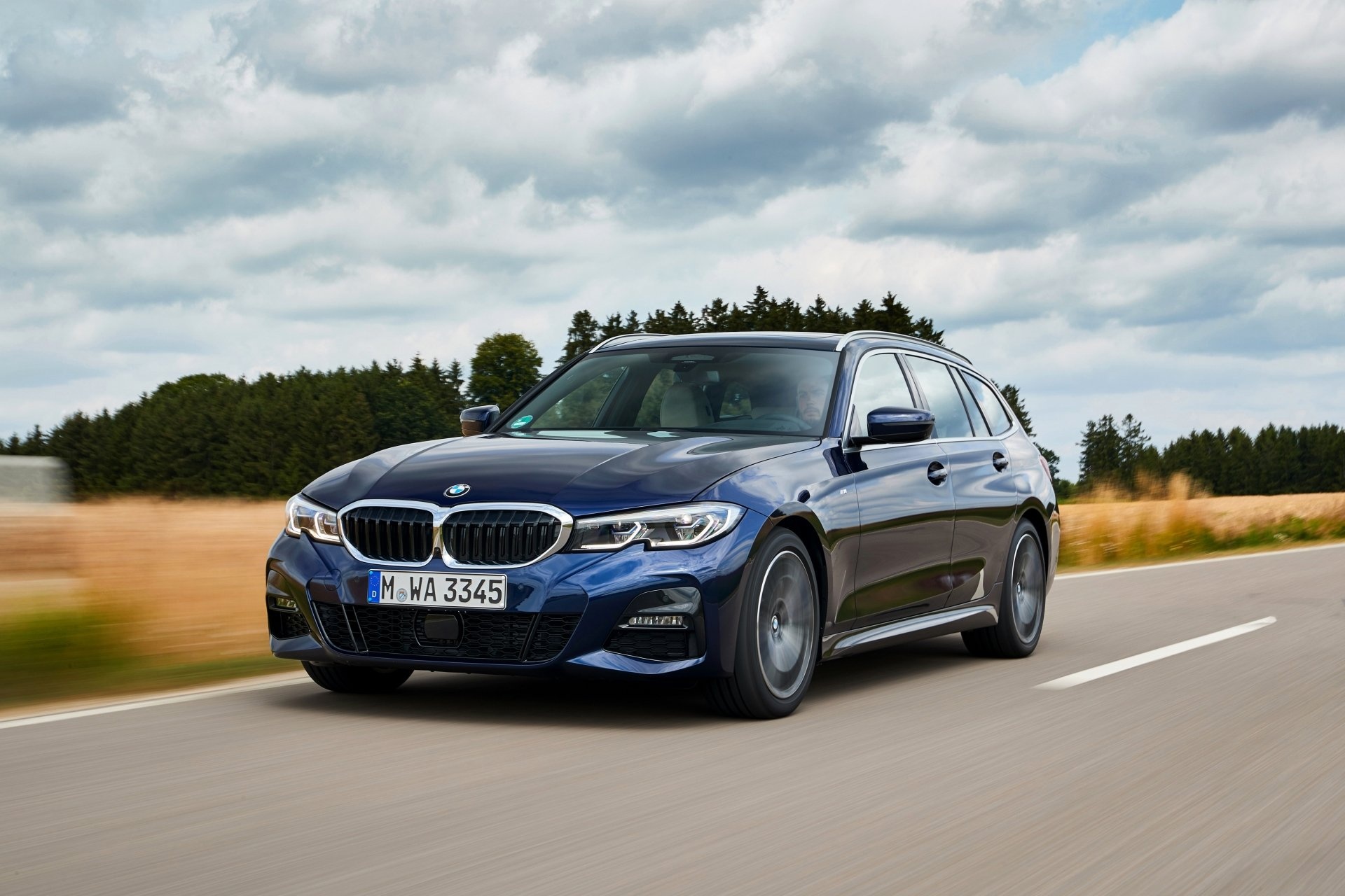 BMW 3 Series, Versatile touring model, Expansive cargo space, Premium features, 1920x1280 HD Desktop