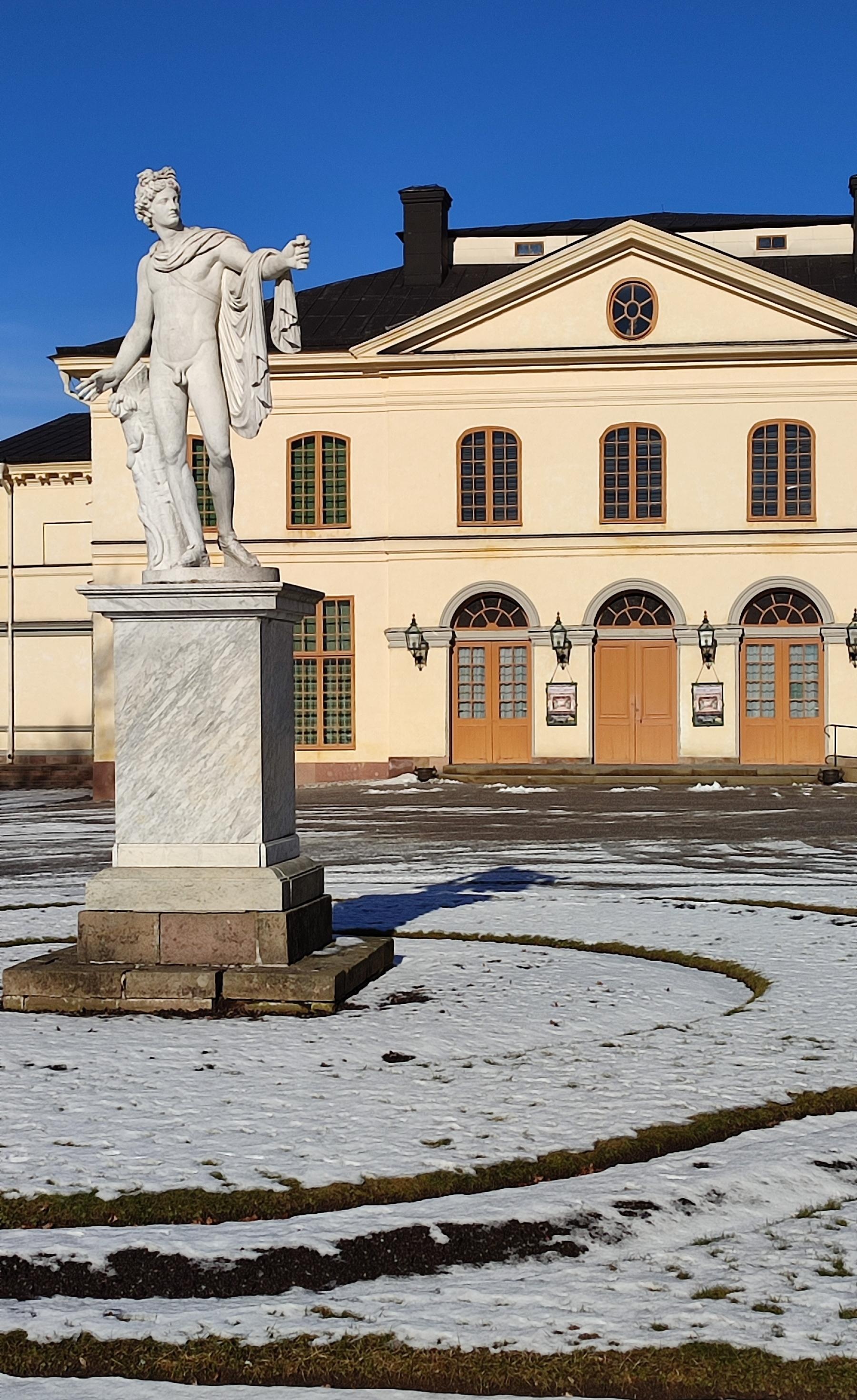 Drottningholm Palace, Reddit posts, Comment search, Social media, 1800x2950 HD Phone