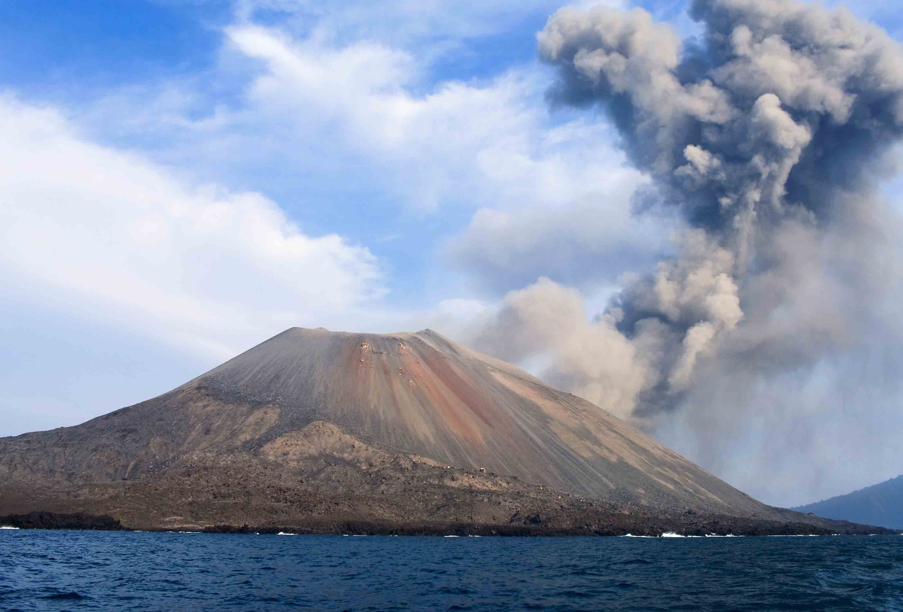 Krakatoa Volcano, Travels, Voyage to Krakatau, Travel Magazine, 3120x2110 HD Desktop