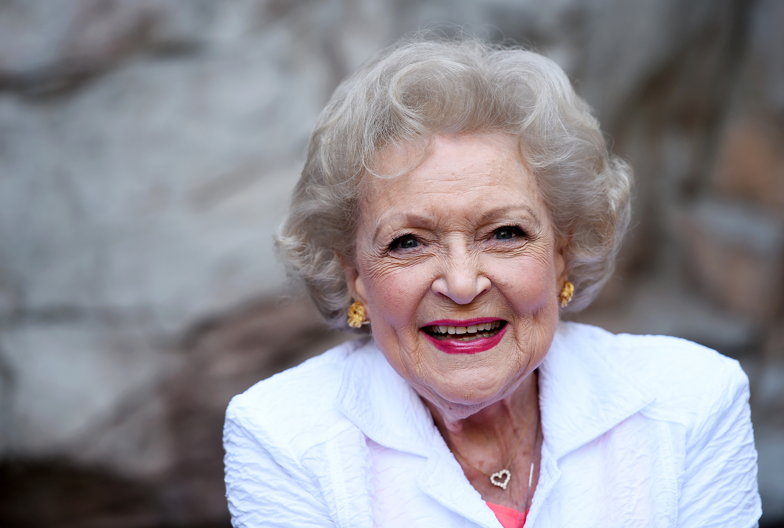 Betty White secret, Long life, Interview, 2500x1690 HD Desktop