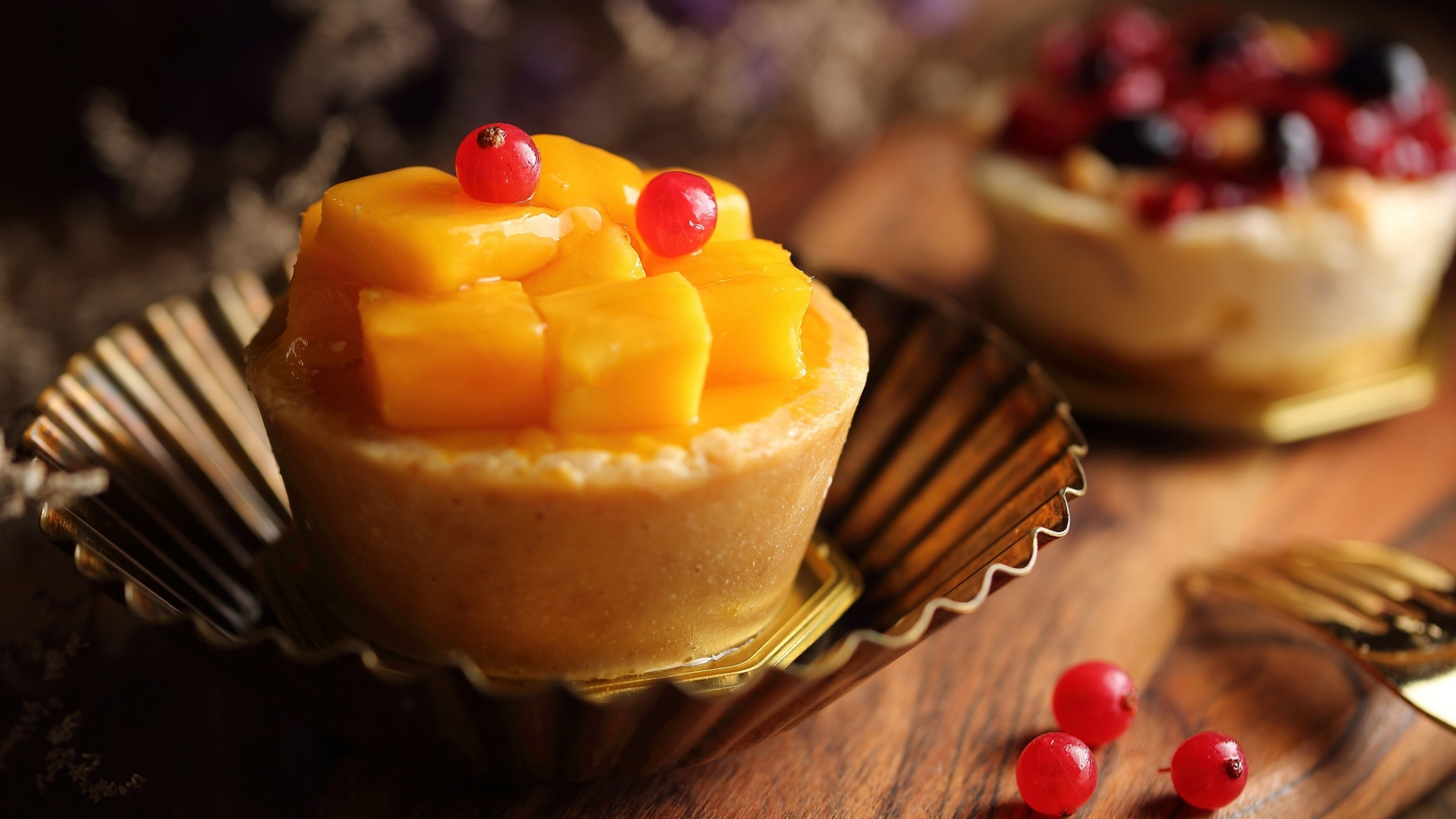 Mango dessert cake, Blurred pastry, Tempting sweetness, Decadent delight, 3840x2160 4K Desktop