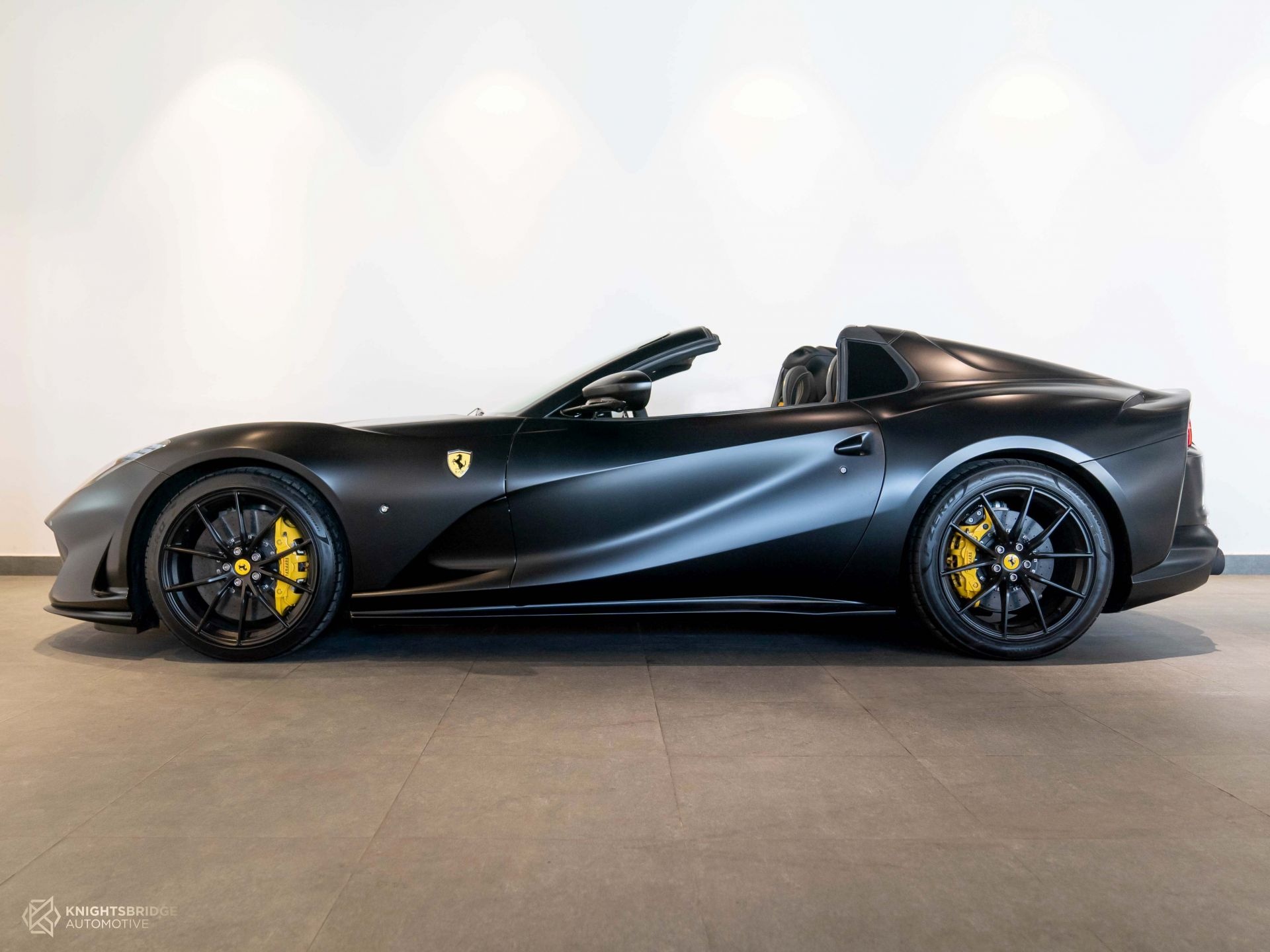 2022 Ferrari 812 GTS, Knightsbridge automotive, Exquisite design, High-performance, 1920x1440 HD Desktop