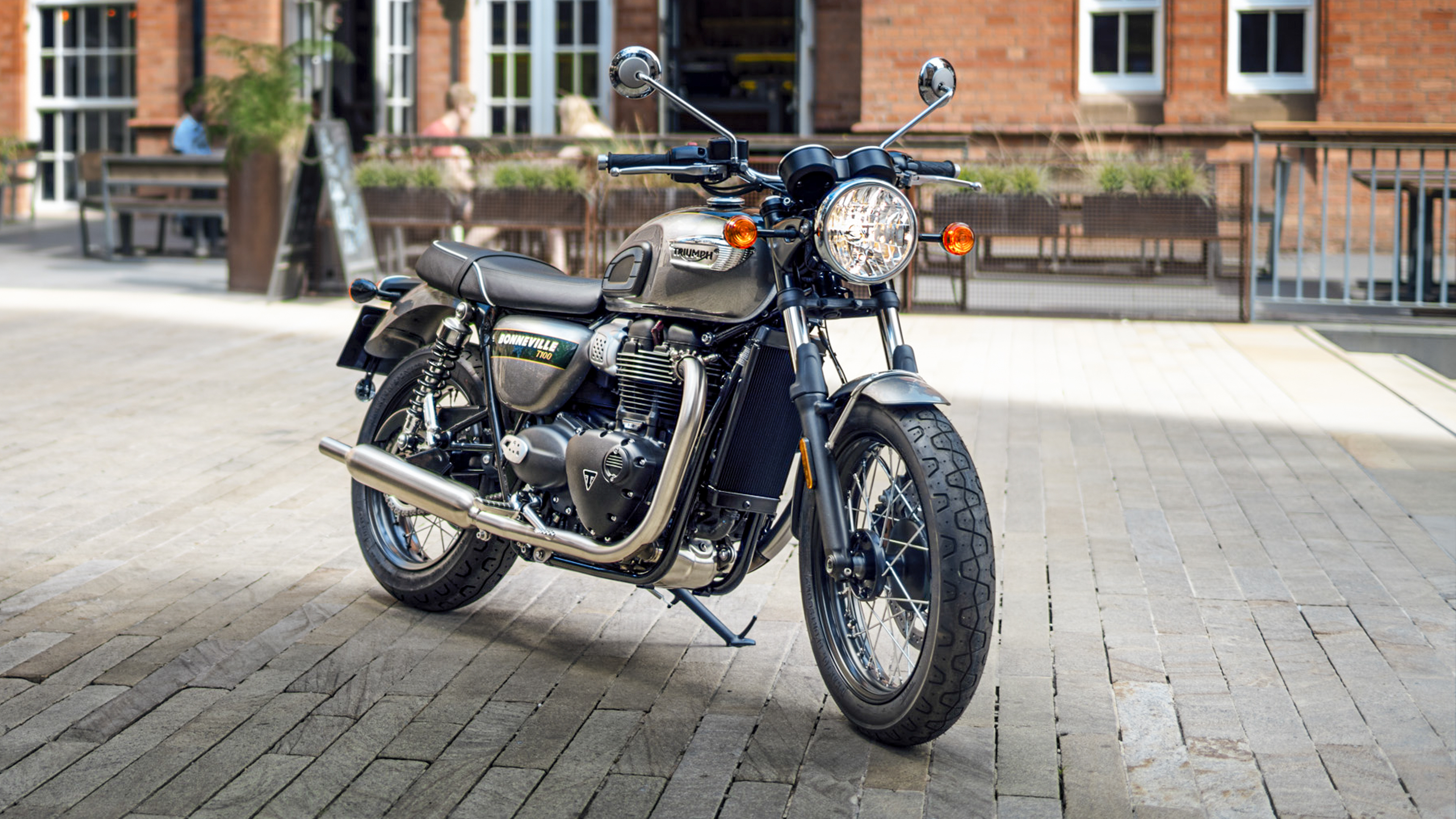 Gold Line Edition, Triumph Bonneville T100 Wallpaper, 3840x2160 4K Desktop