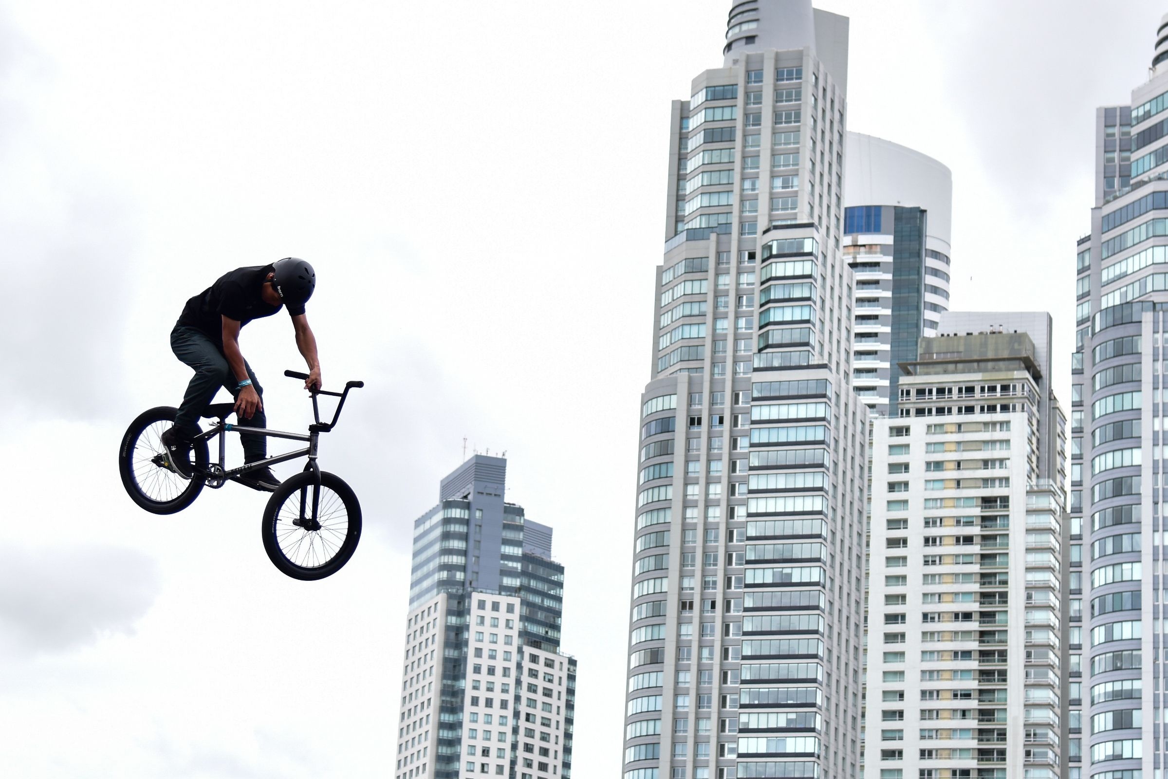 Jump, Cycling BMX Freestyle Wallpaper, 2400x1600 HD Desktop