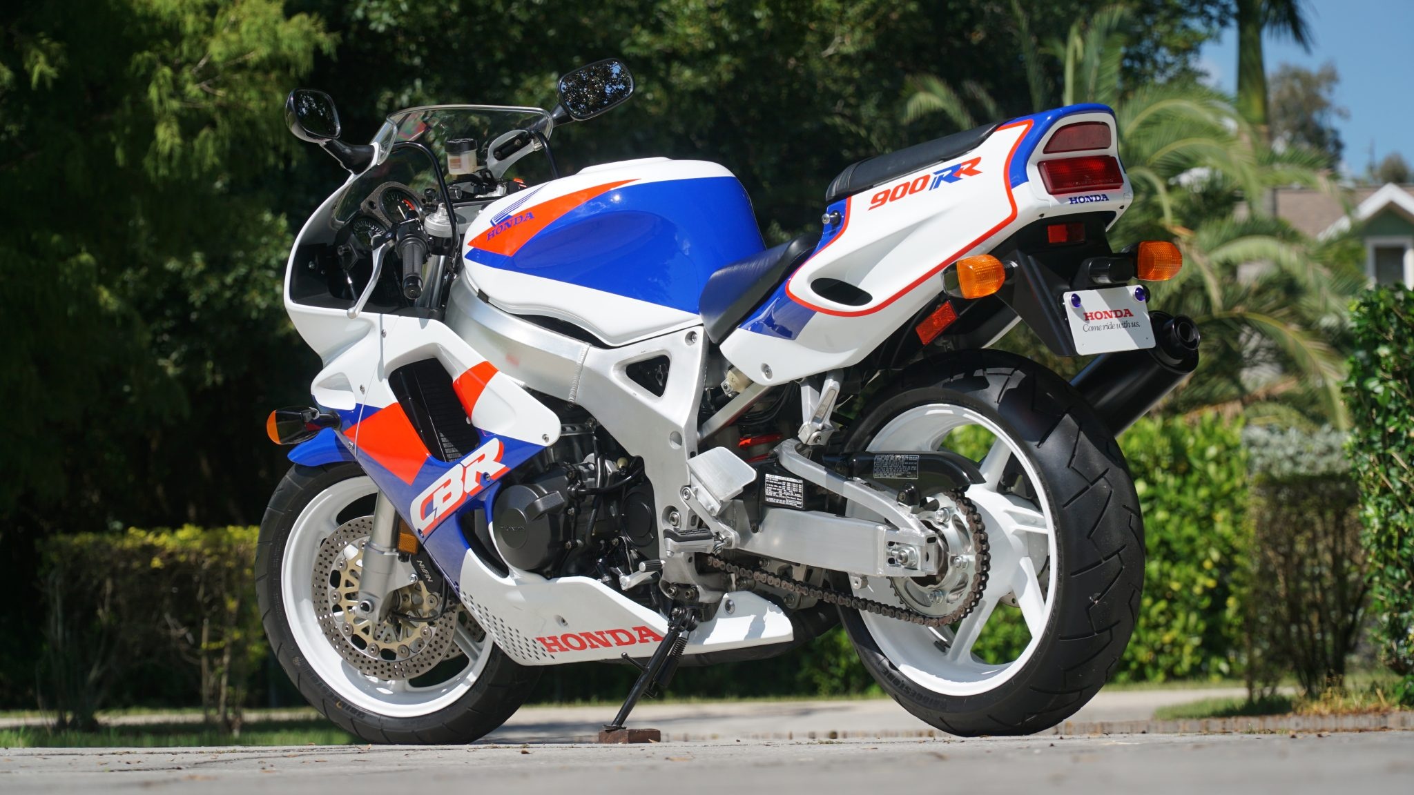 Honda CBR900RR, Immaculate Fireblade, Collector's dream, Motorcycle perfection, 2050x1160 HD Desktop