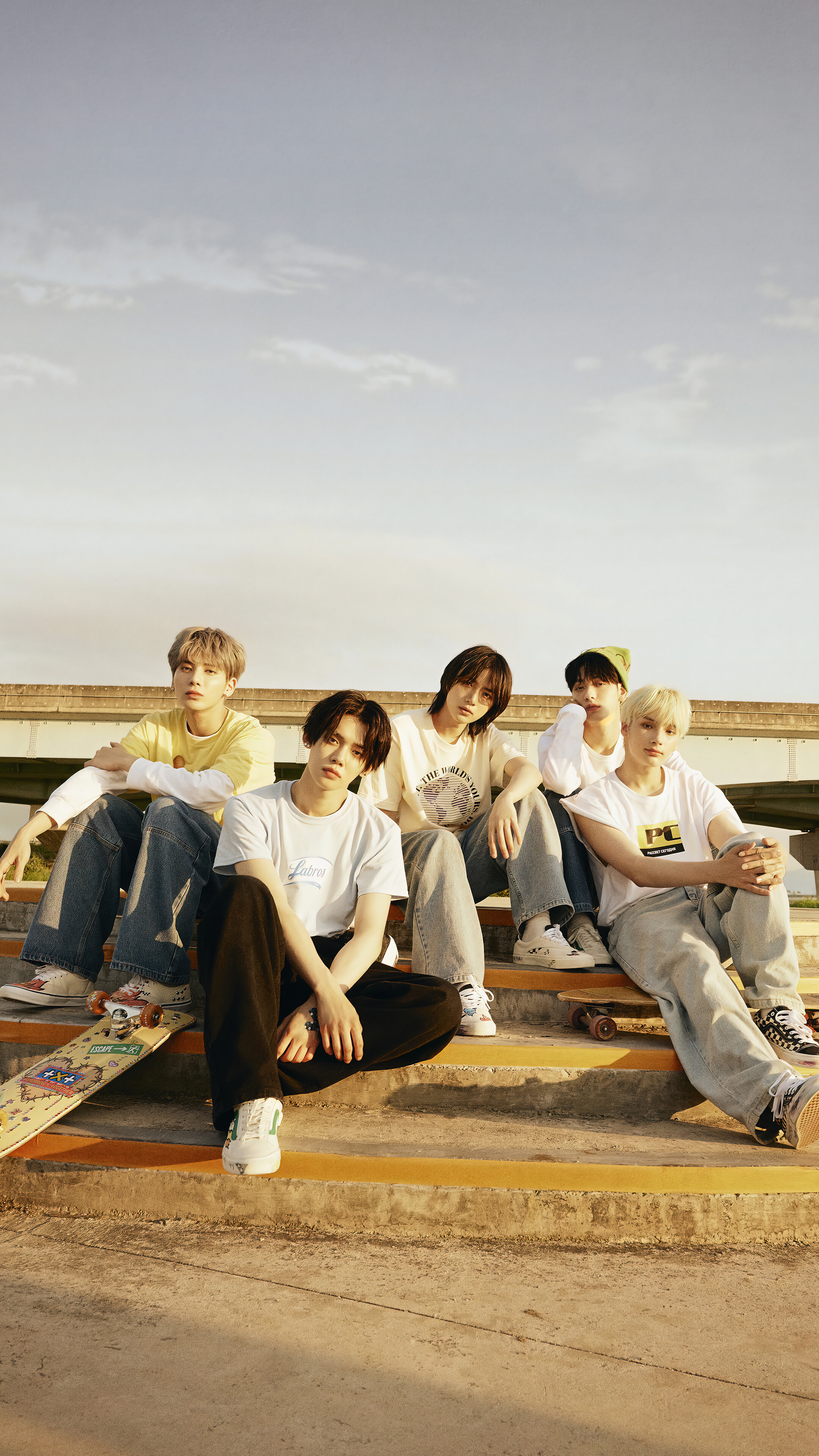 Tomorrow X Together, The Chaos Chapter: FIGHT OR ESCAPE, Yeonjun, Skateboards on concrete steps, 4K Phone wallpaper