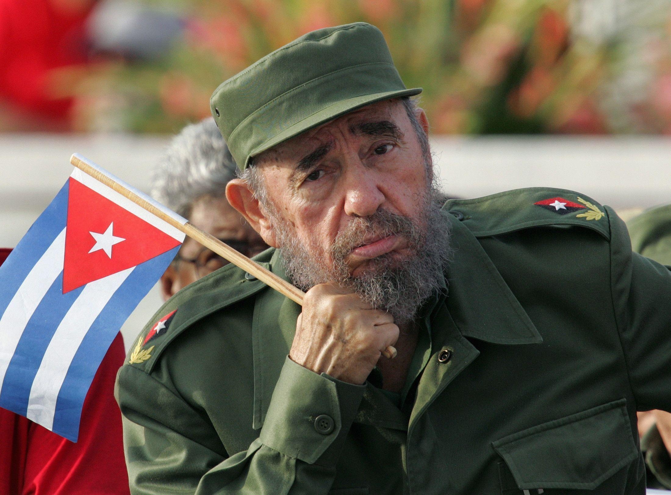 Fidel Castro, Iconic portrait, Cuba's history, Leader's influence, 2200x1630 HD Desktop