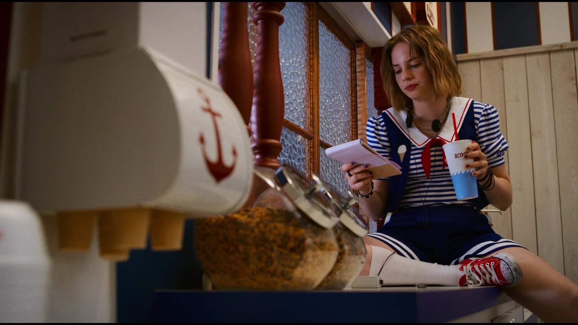 Maya Hawke, Converse shoes, Robin in Stranger Things, Season 3, 1920x1080 Full HD Desktop