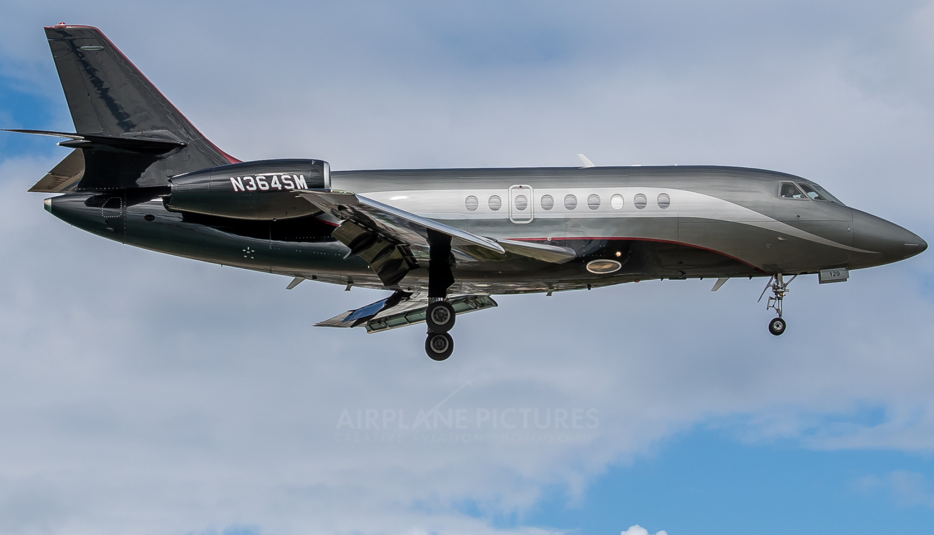 N364SM Private Dassault Falcon 2000, Sint Maarten Princess Juliana Intl, Exclusive travel experience, 1920x1100 HD Desktop