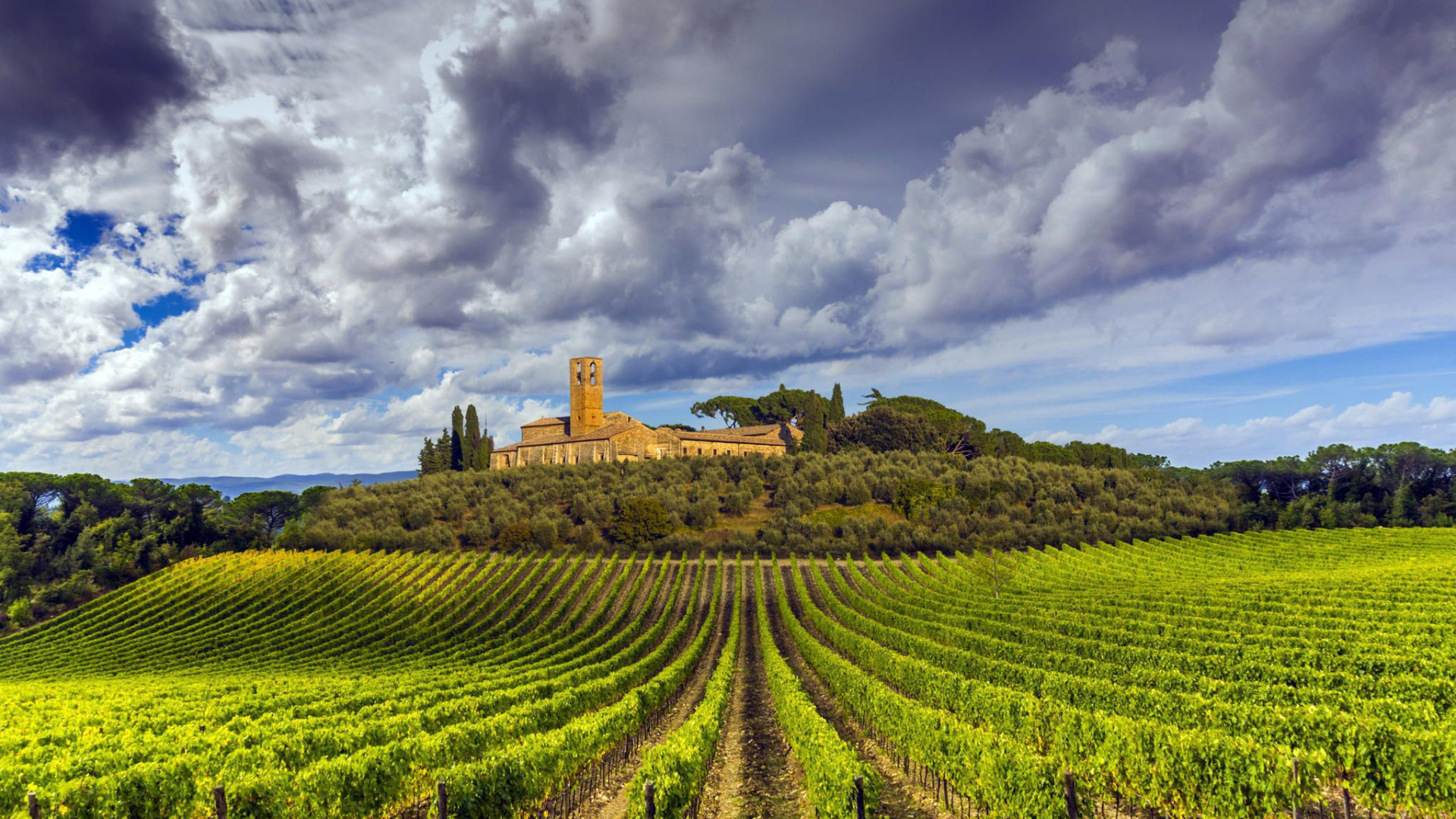 Tuscany travels, Beautiful scenery, Italy landscapes, Cloudy mountains, 1920x1080 Full HD Desktop