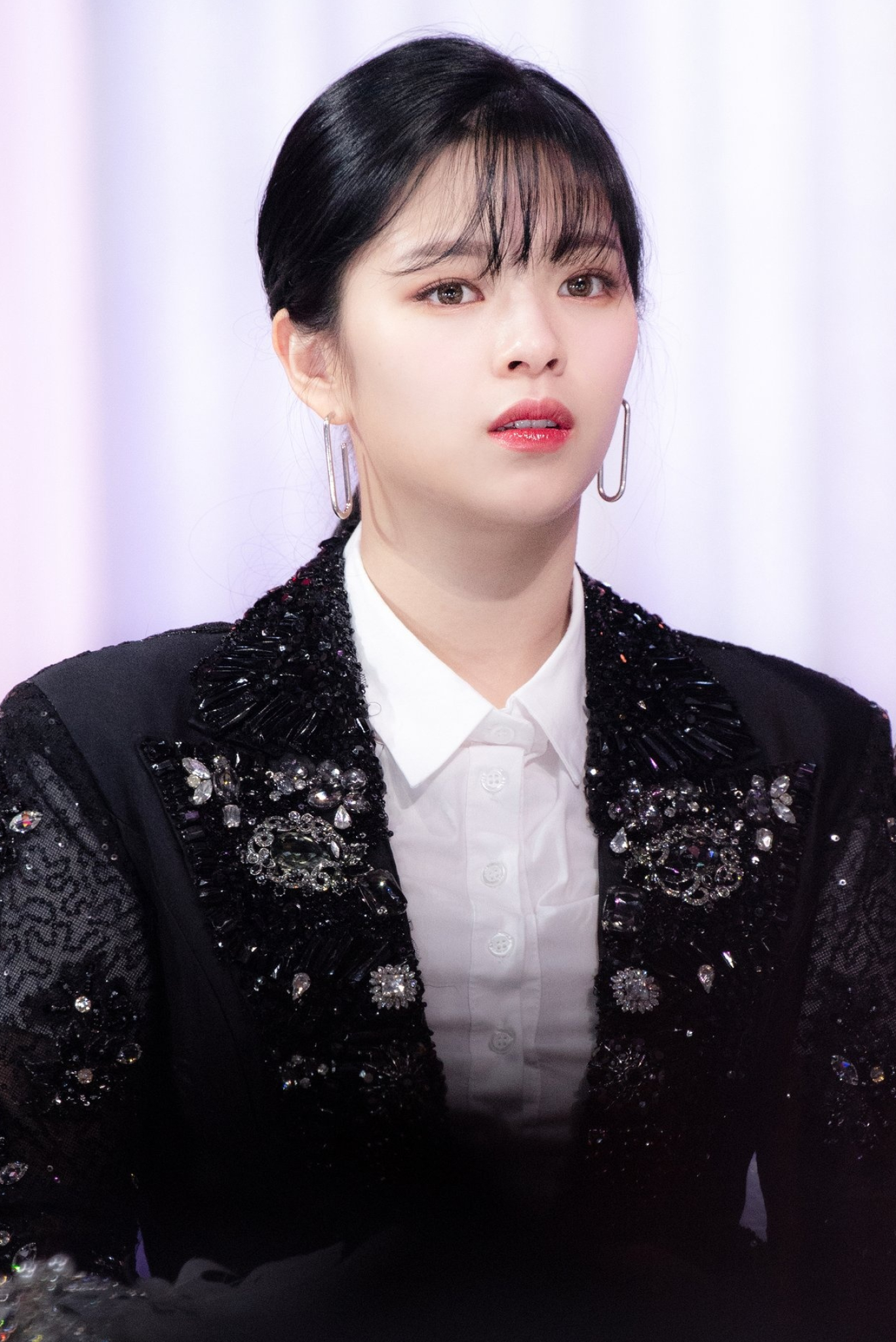 GDA 2020, Jeongyeon (TWICE) Wallpaper, 1370x2050 HD Phone