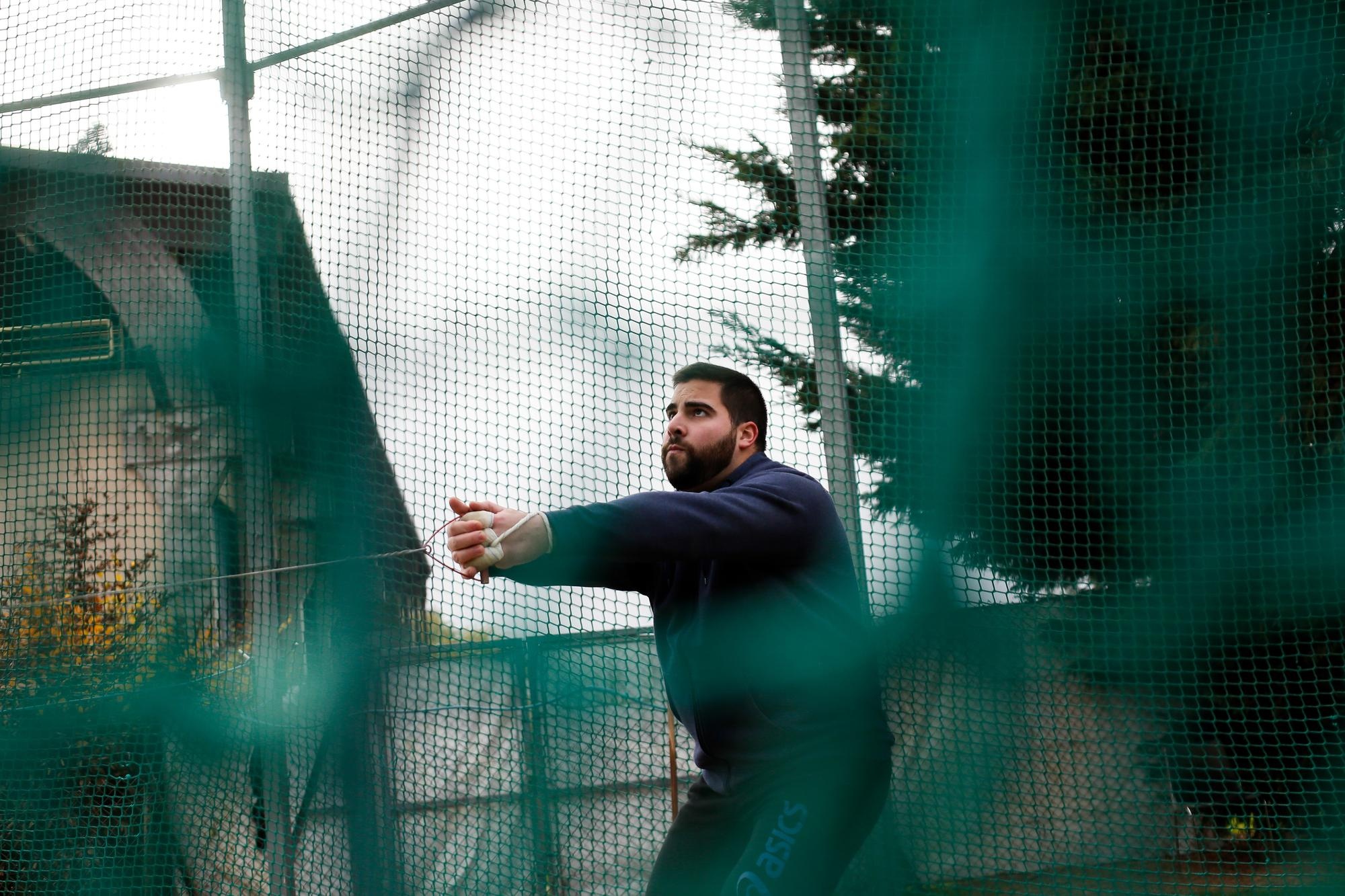 Quentin Bigot, Solitude of a hammer thrower, 2000x1340 HD Desktop