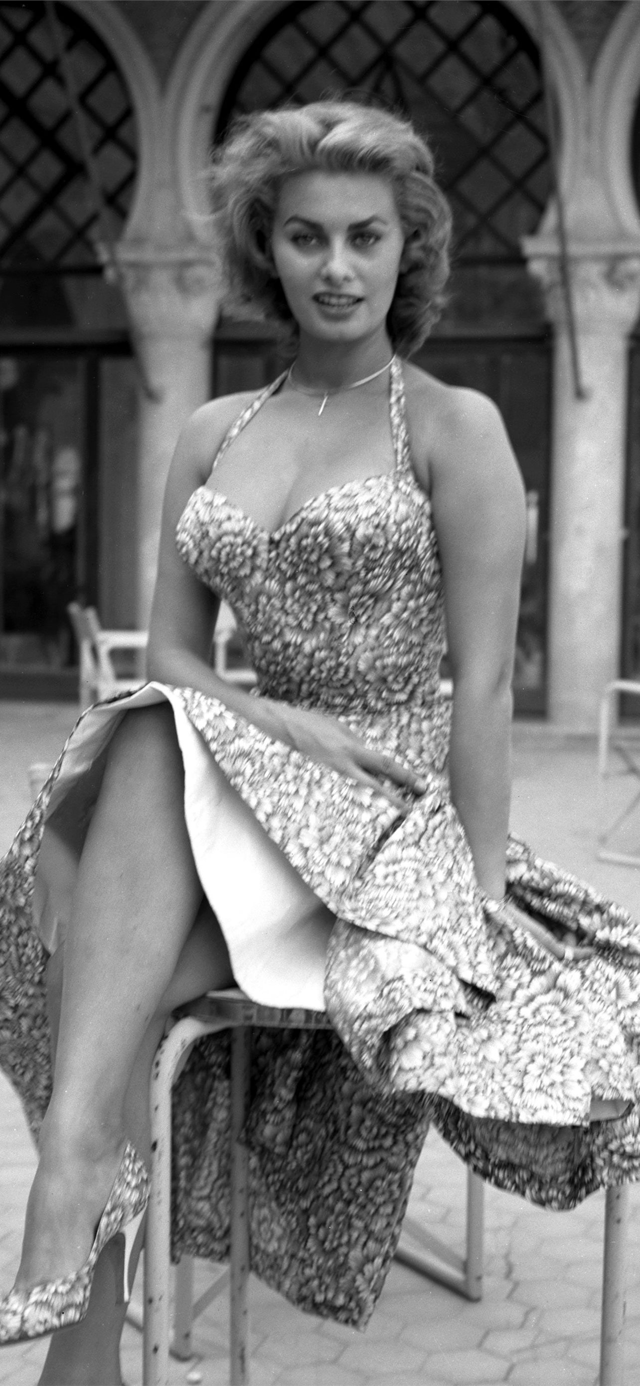 Sophia Loren, Captivating wallpapers, iPhone HD, Gorgeous actress, 1290x2780 HD Phone