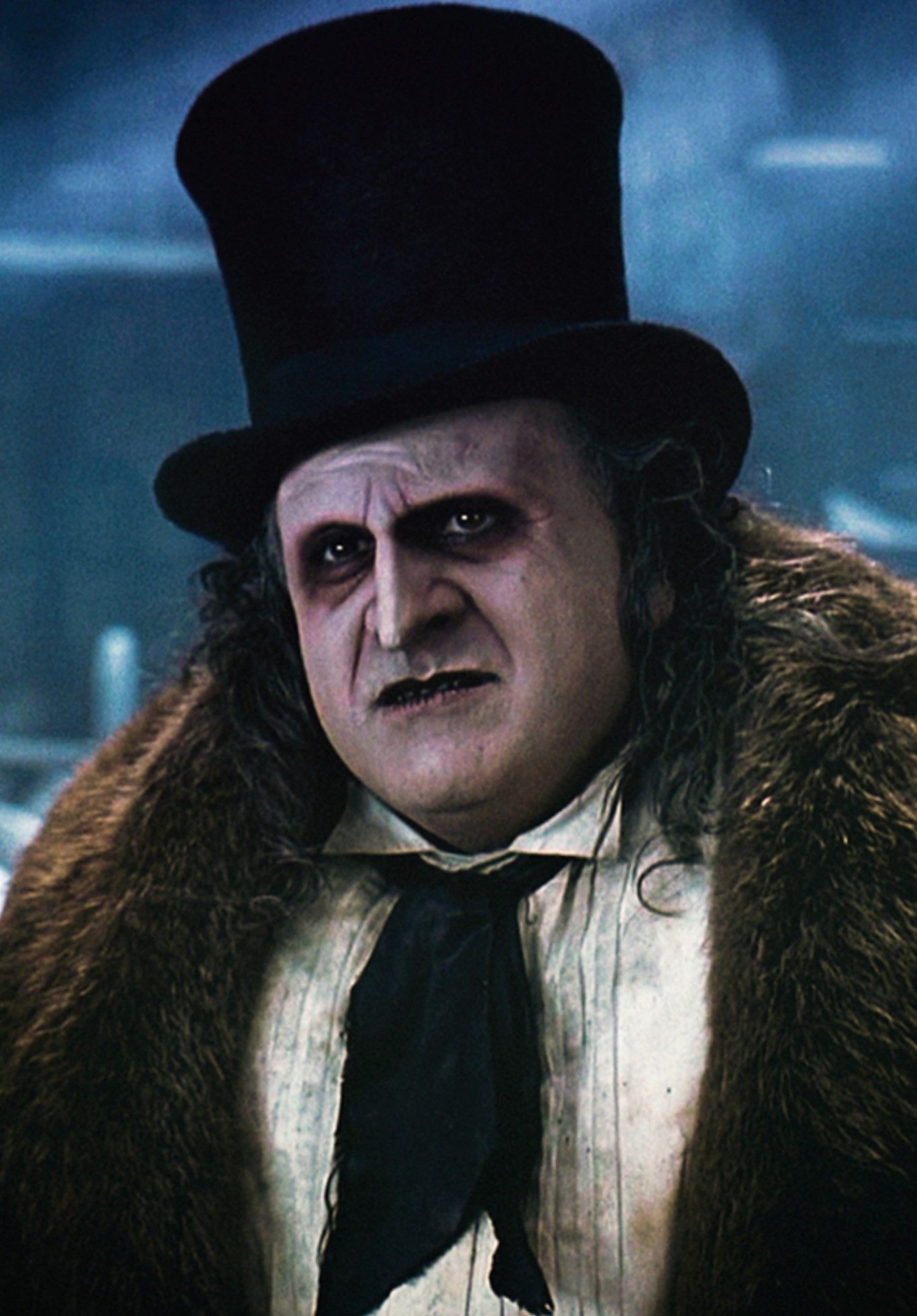 Batman Returns Penguin, Iconic villain, Batman universe, Tim Burton, 1370x1960 HD Phone