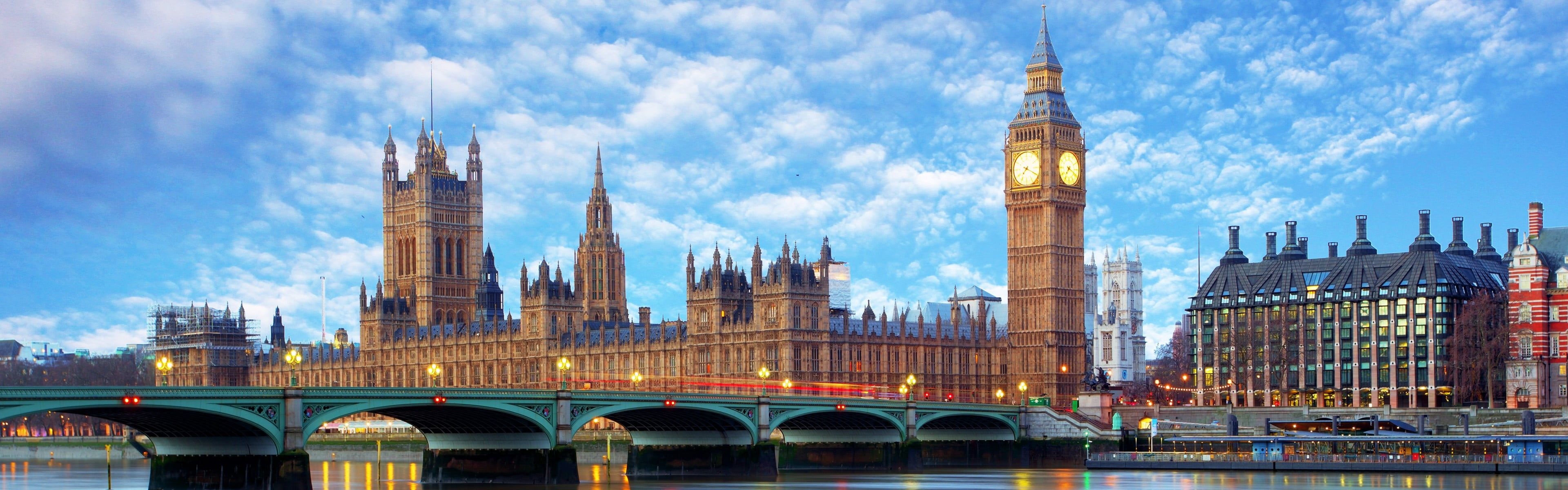 London dual monitor wallpapers, Breathtaking landscapes, Urban architecture, British charm, 3840x1200 Dual Screen Desktop