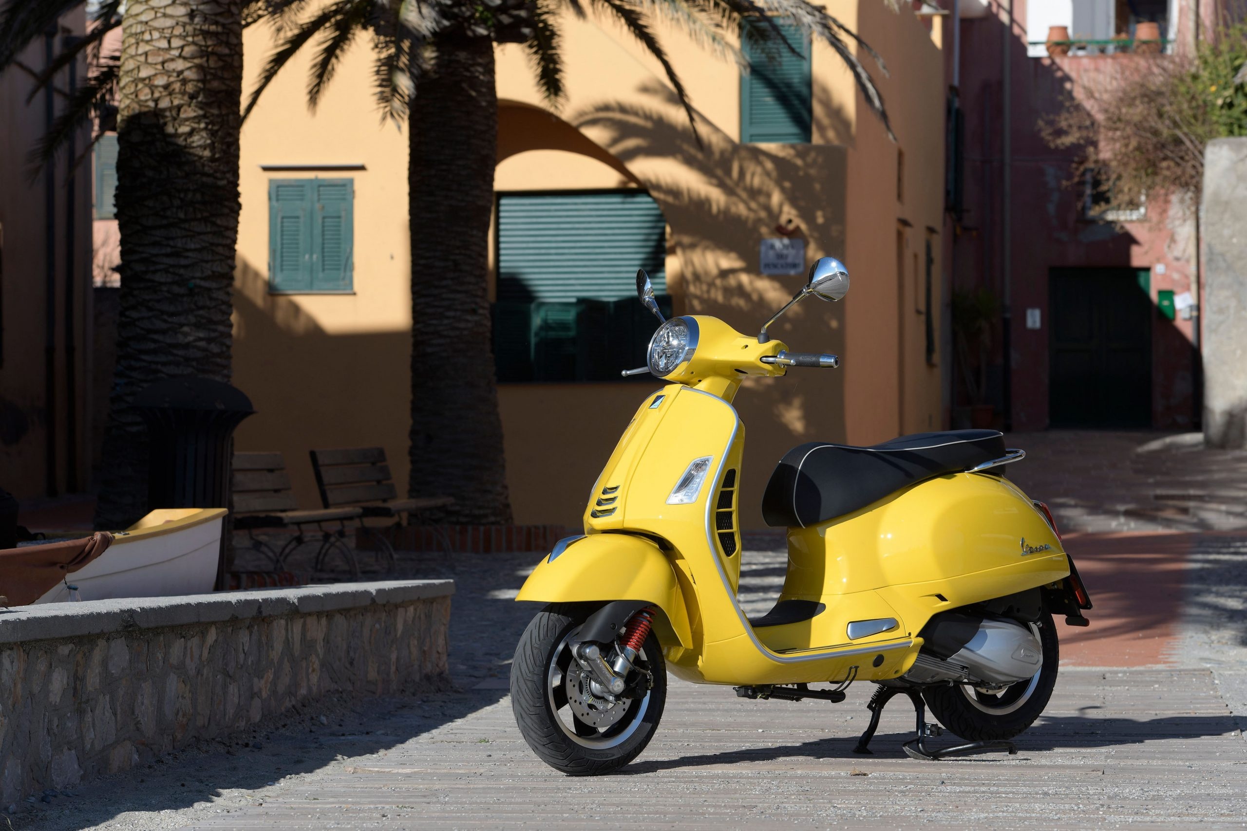 Vespa GTS Super 300, Scootracer edition, Powerful performance, Iconic design, 2560x1710 HD Desktop