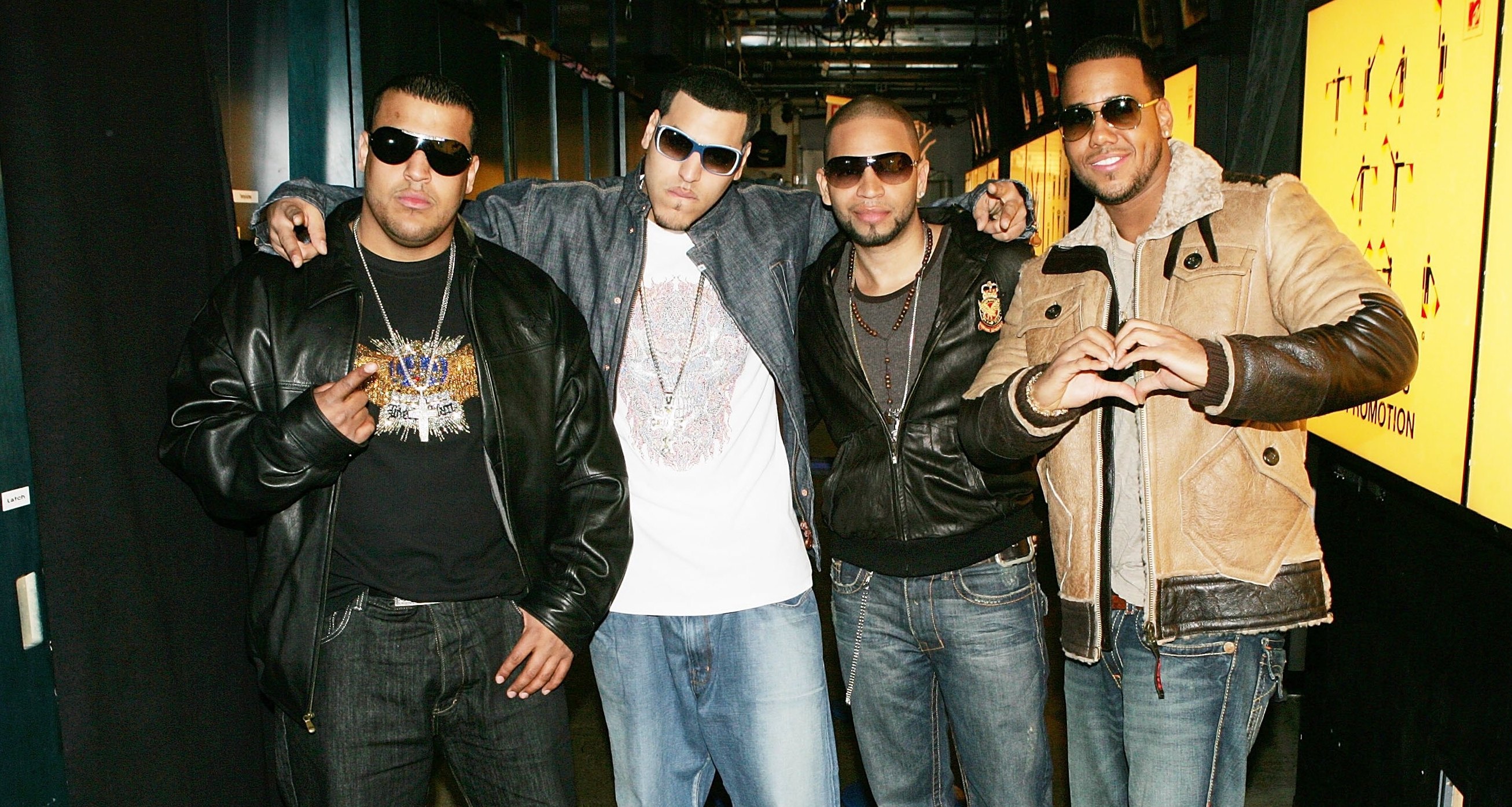 Romeo Santos, Aventura reunion tour, Dramatic videos, Celeb ideas, 2620x1400 HD Desktop