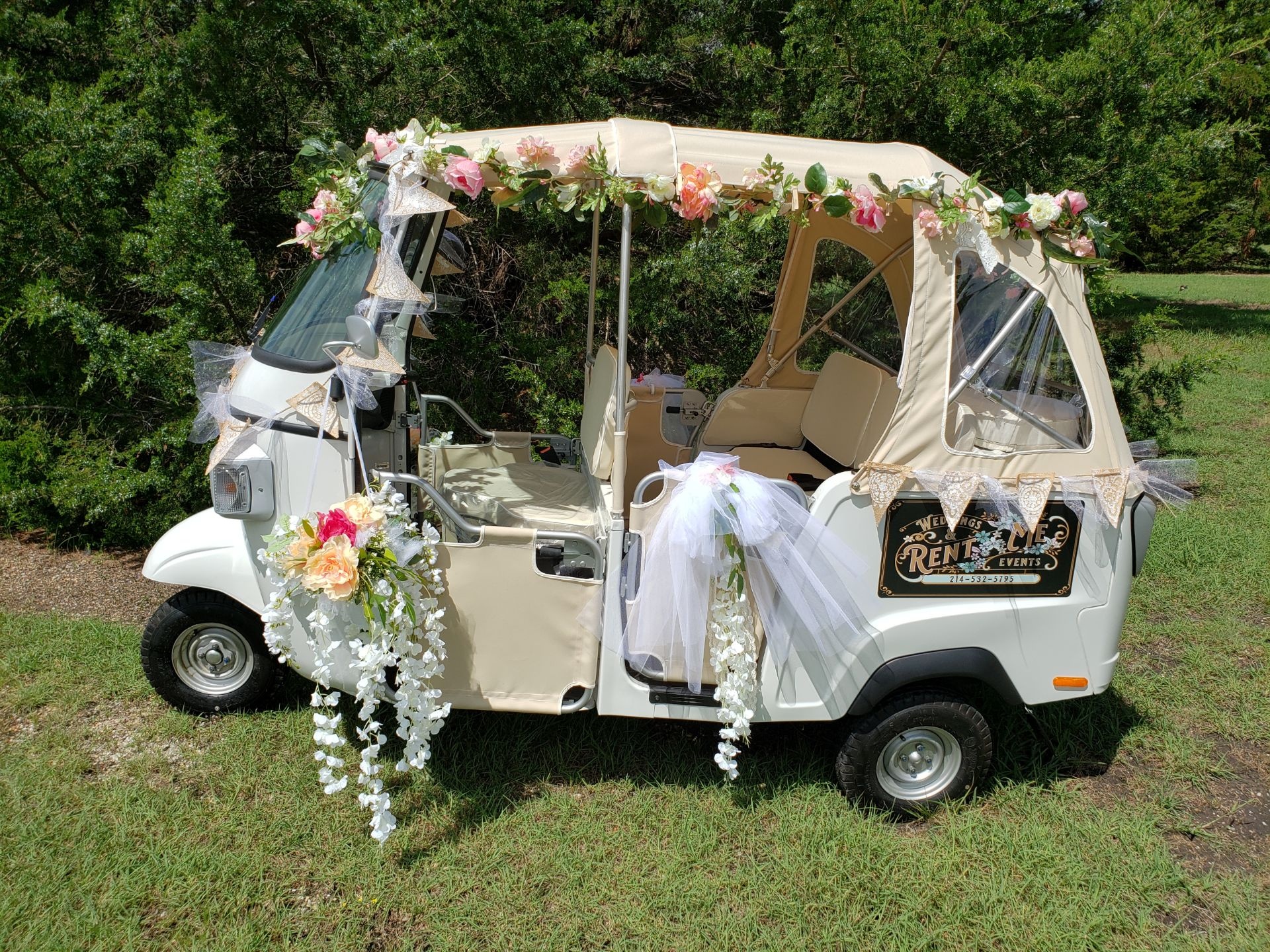 Tuk Tuk Car, Bella Luna Texas tours, Unique transportation, Memorable experiences, 1920x1440 HD Desktop