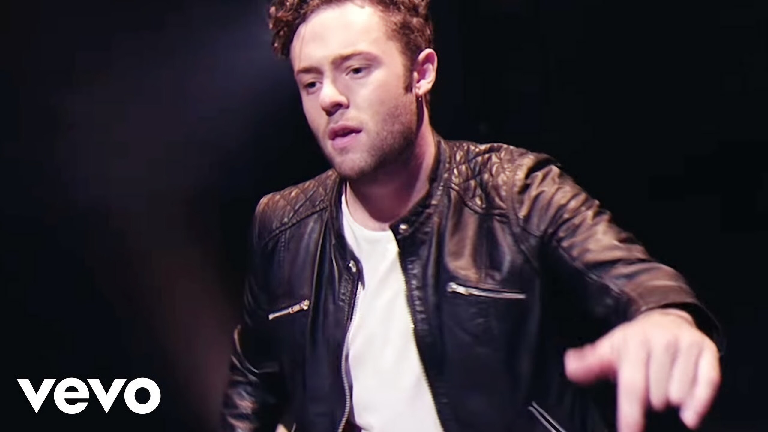 Pop superstar, Catchy pop hooks, Euphoric anthems, Dancefloor bangers, 2560x1440 HD Desktop