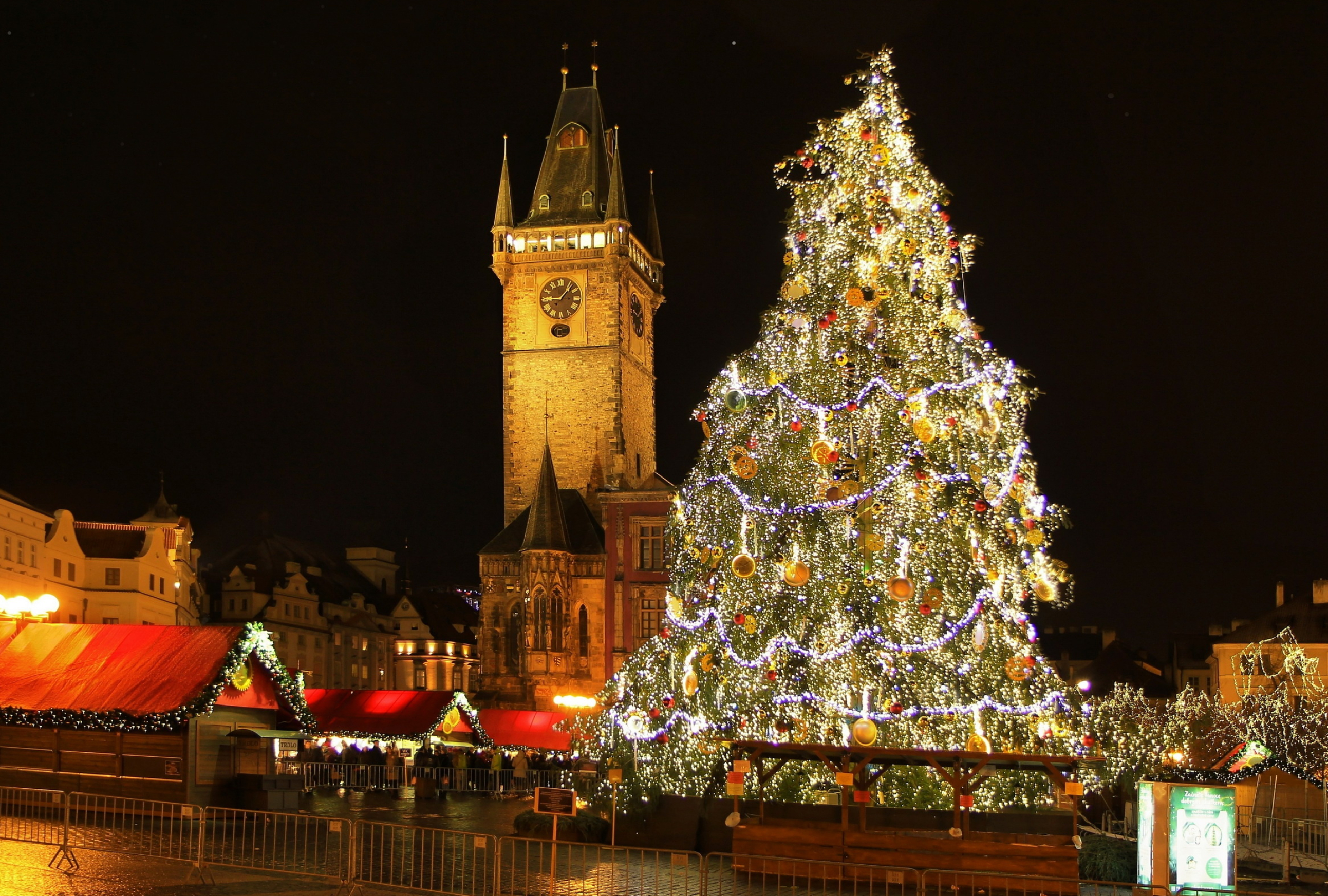 Czechia (Czech Republic), Prague photo, New year tree, Night street, 2590x1750 HD Desktop