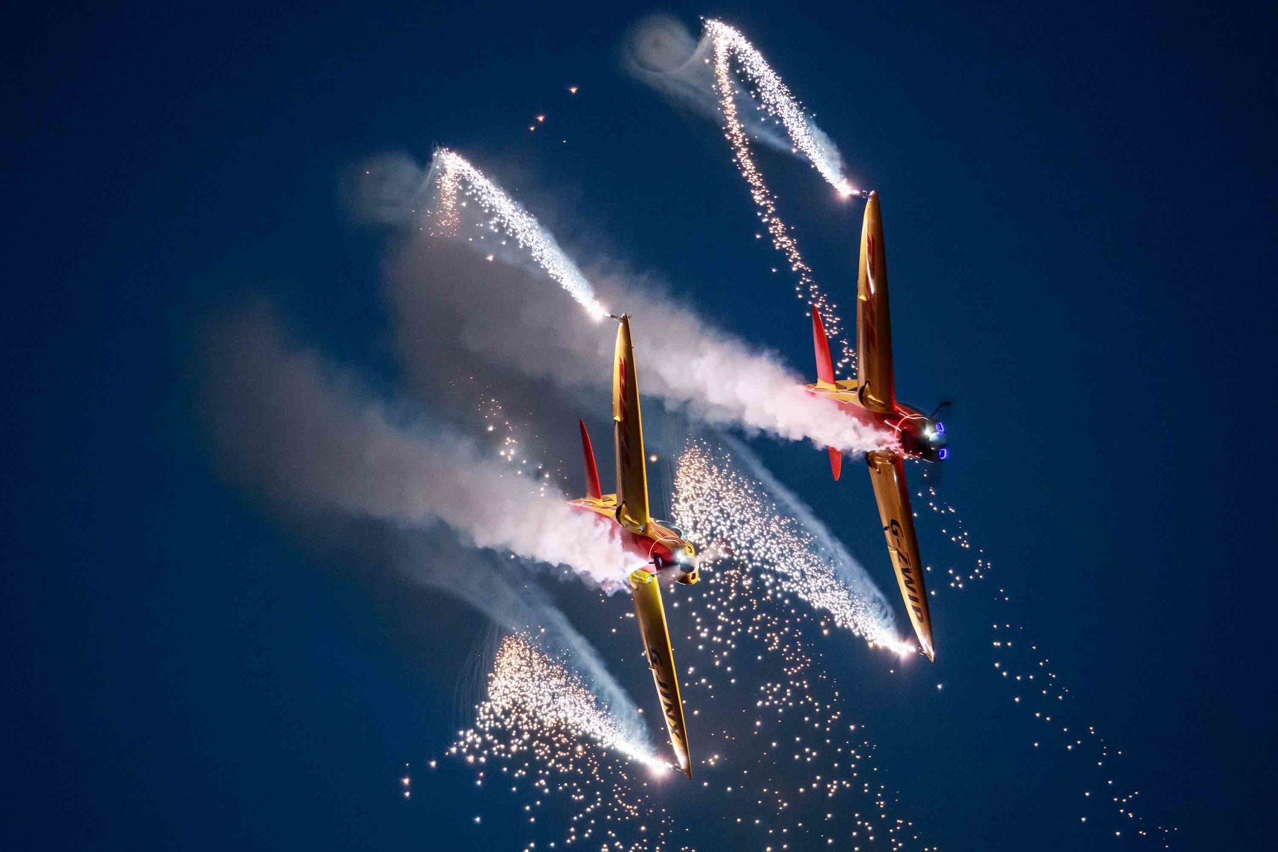 Bahrain International Airshow 2016, Aerobatics Wallpaper, 2560x1710 HD Desktop