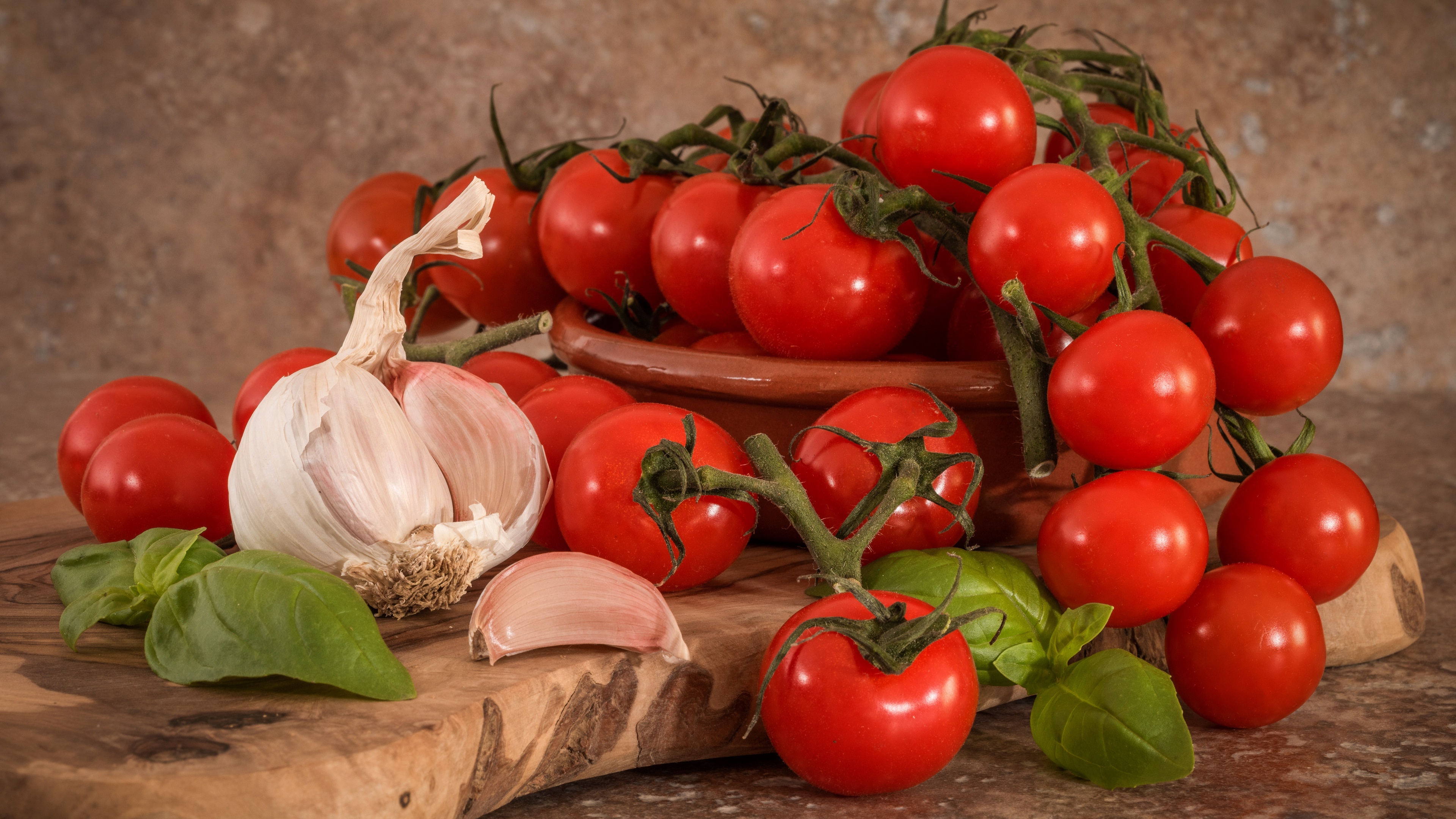 Tomatoes, Garlic Wallpaper, 3840x2160 4K Desktop