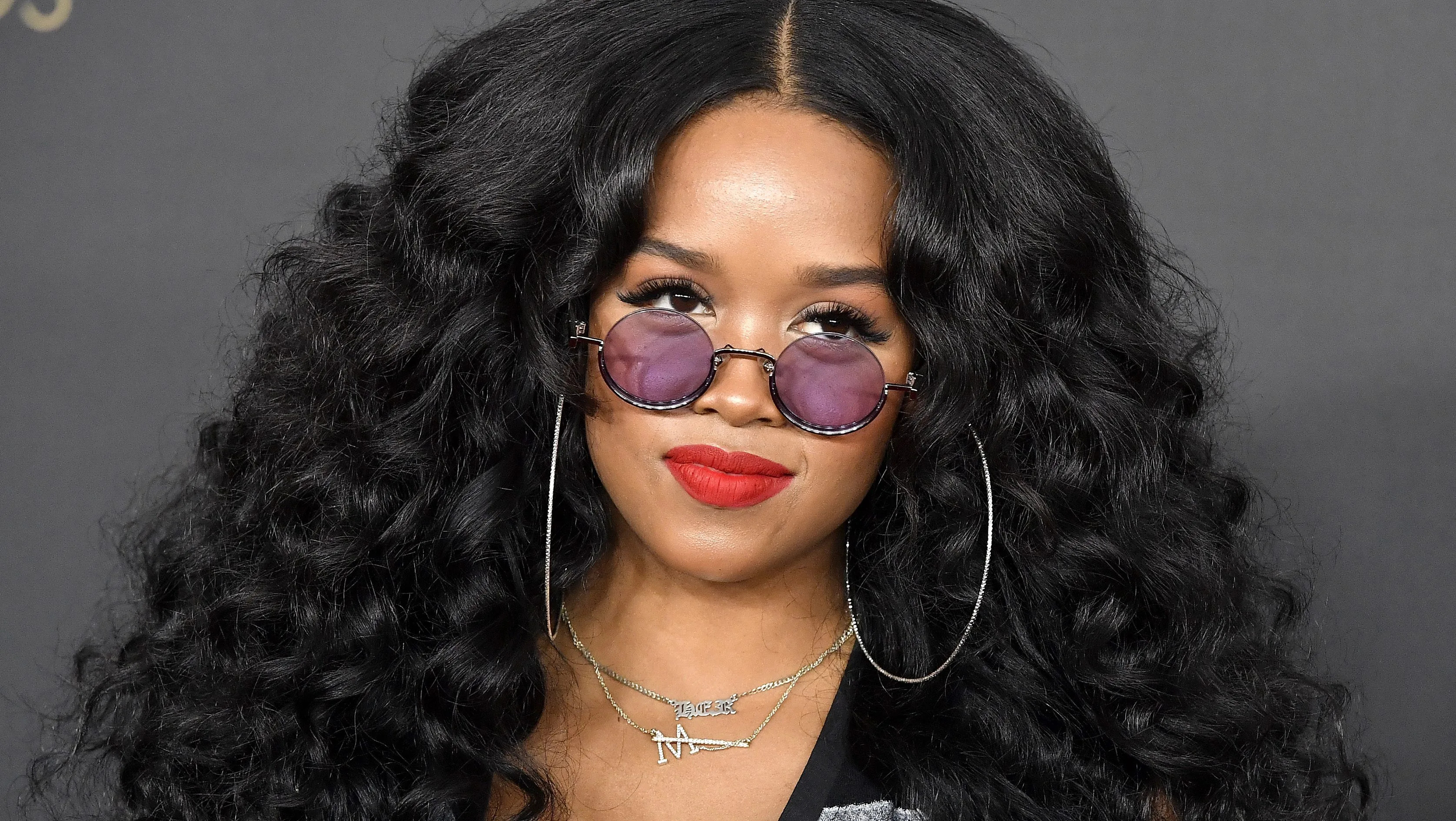 H.E.R., Super Bowl performer, Age, Height, 3350x1890 HD Desktop