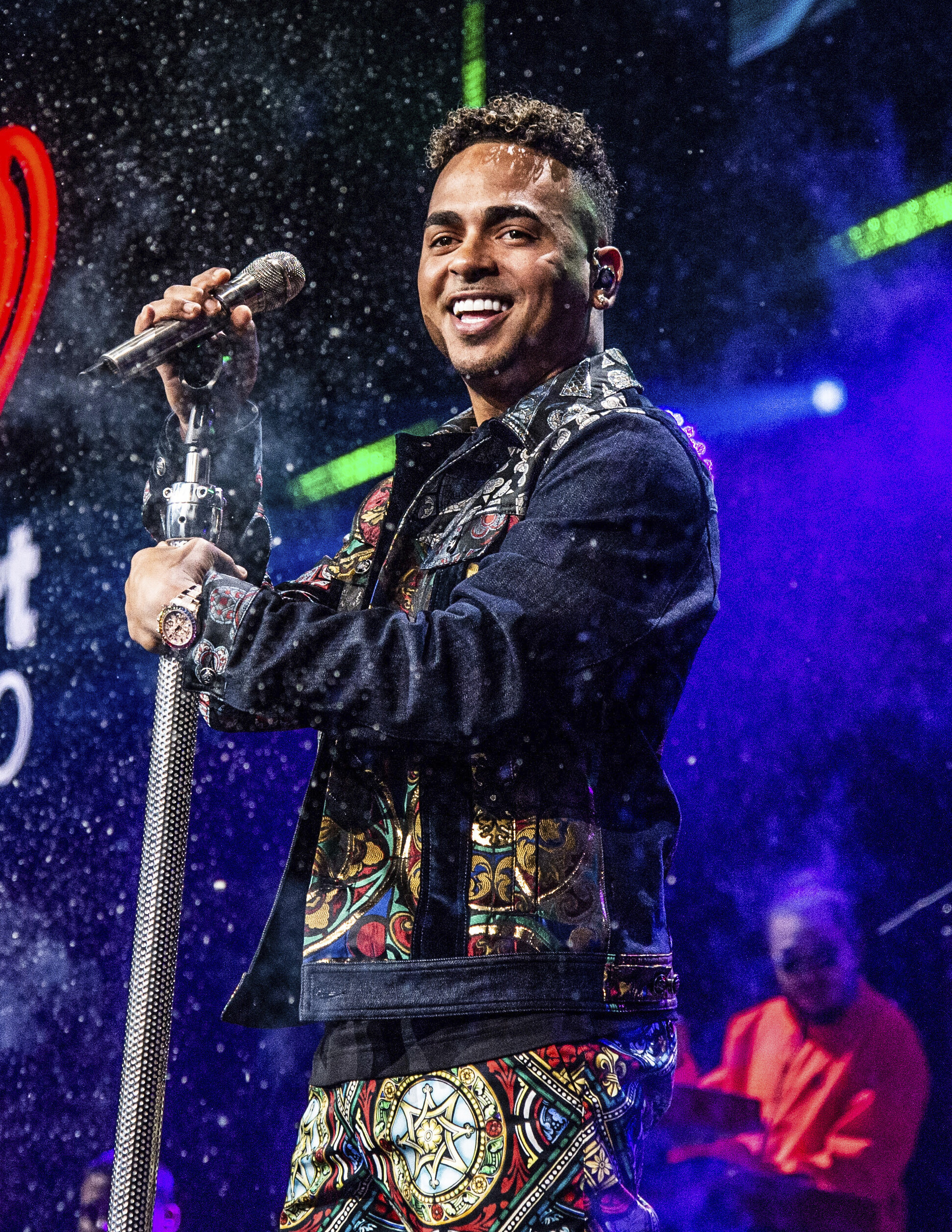 Y100's Jingle Ball, Ozuna Wallpaper, 1950x2520 HD Phone