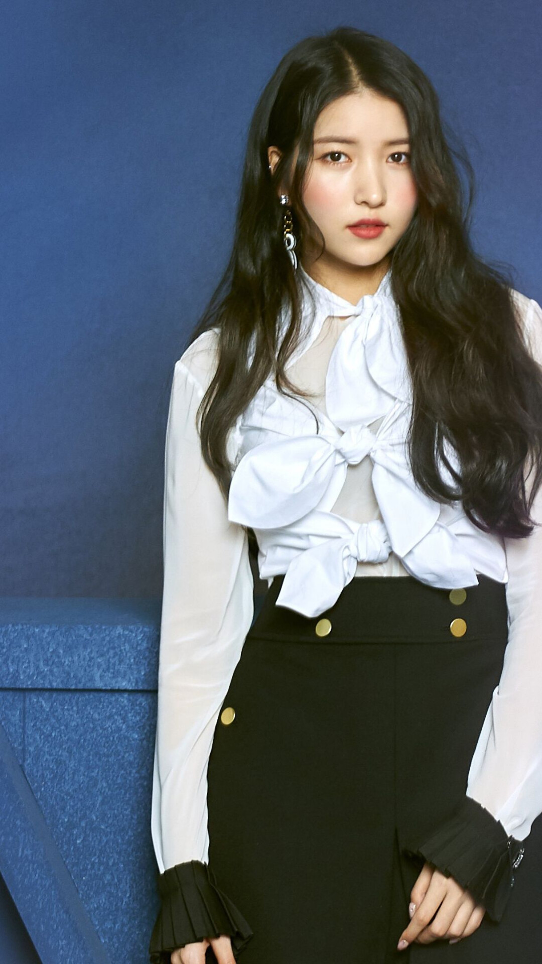 GFriend, Music sensation, Trendsetting group, Catchy melodies, 1080x1920 Full HD Phone
