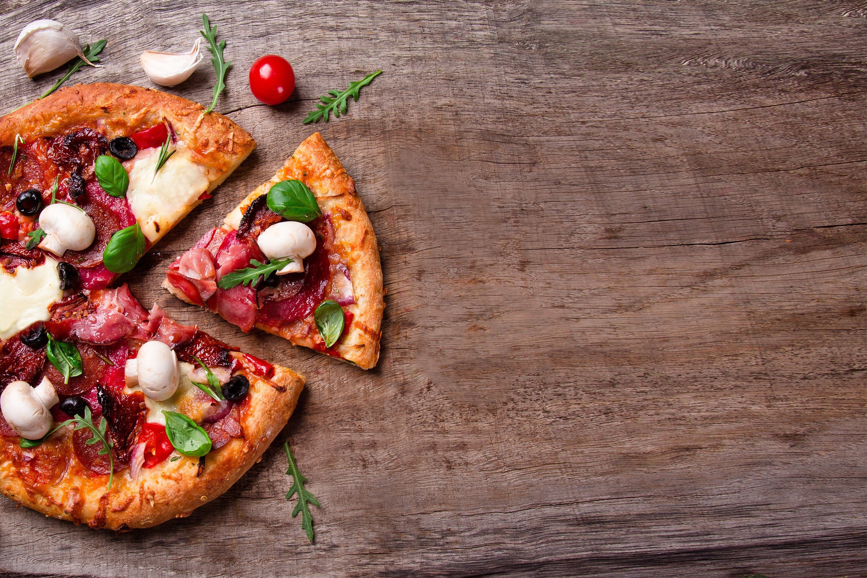 Savory pizza, Topped with mushrooms, Sliced olives, Meaty delight, 3000x2000 HD Desktop