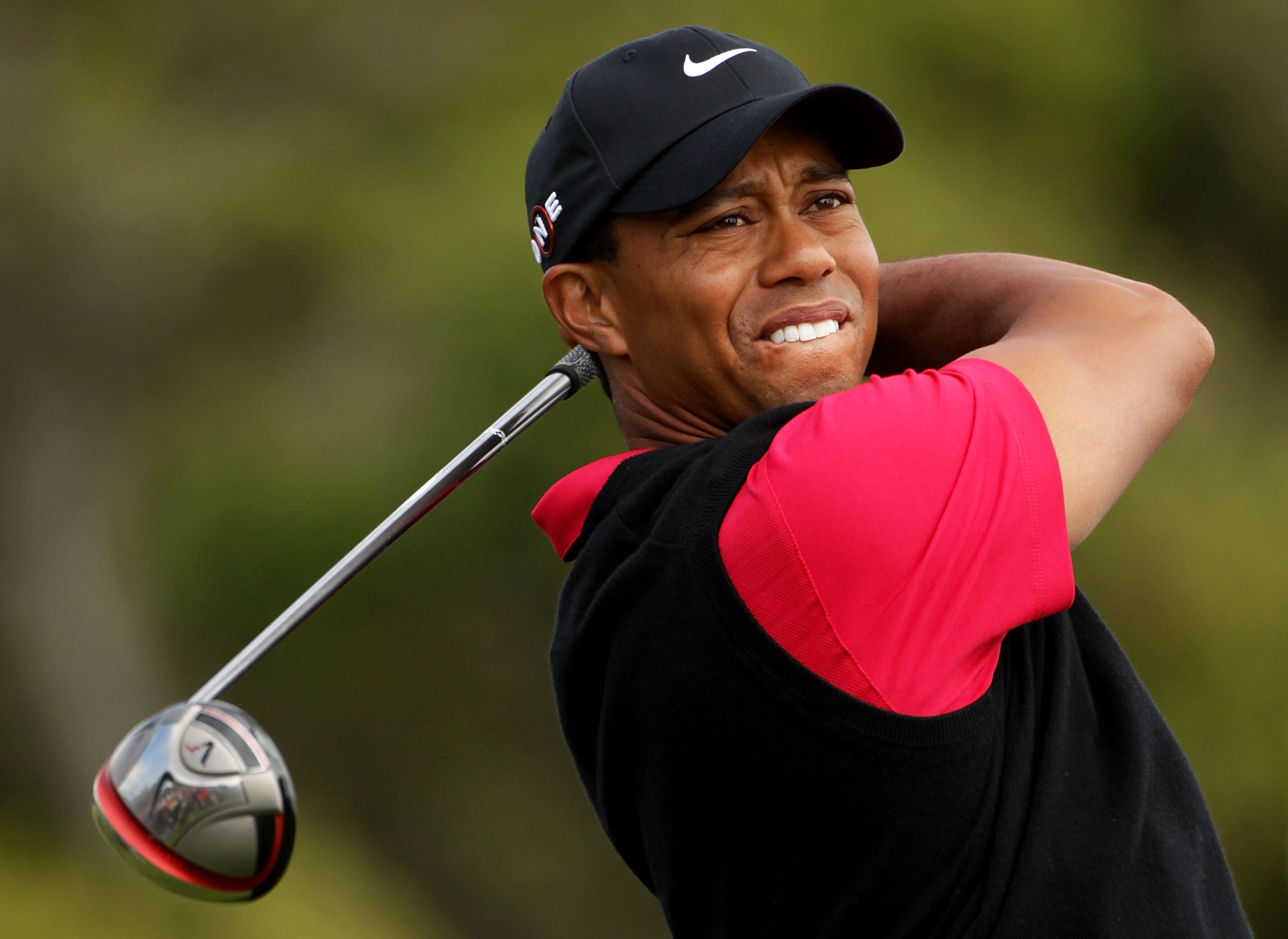 Tiger Woods, Golf champion, Sports icon, Record holder, 2860x2090 HD Desktop
