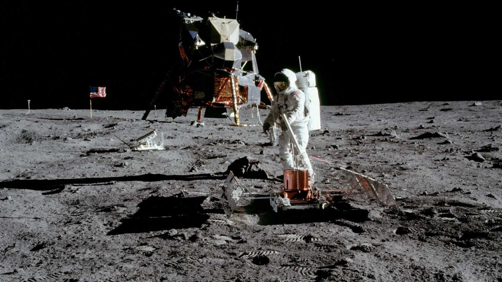 Apollo 13 Wallpapers (37 images) - WallpaperCat