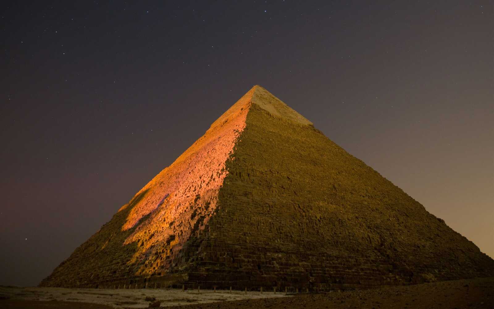 Pyramids of Giza Wallpapers (36 images) - WallpaperCat