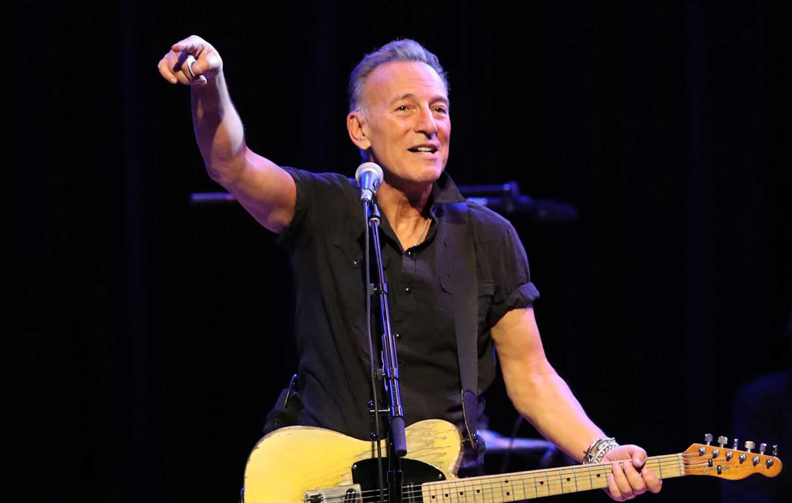 Bruce Springsteen Virtual Background Bruce Springsteen Wallpapers (79 images) - WallpaperCat