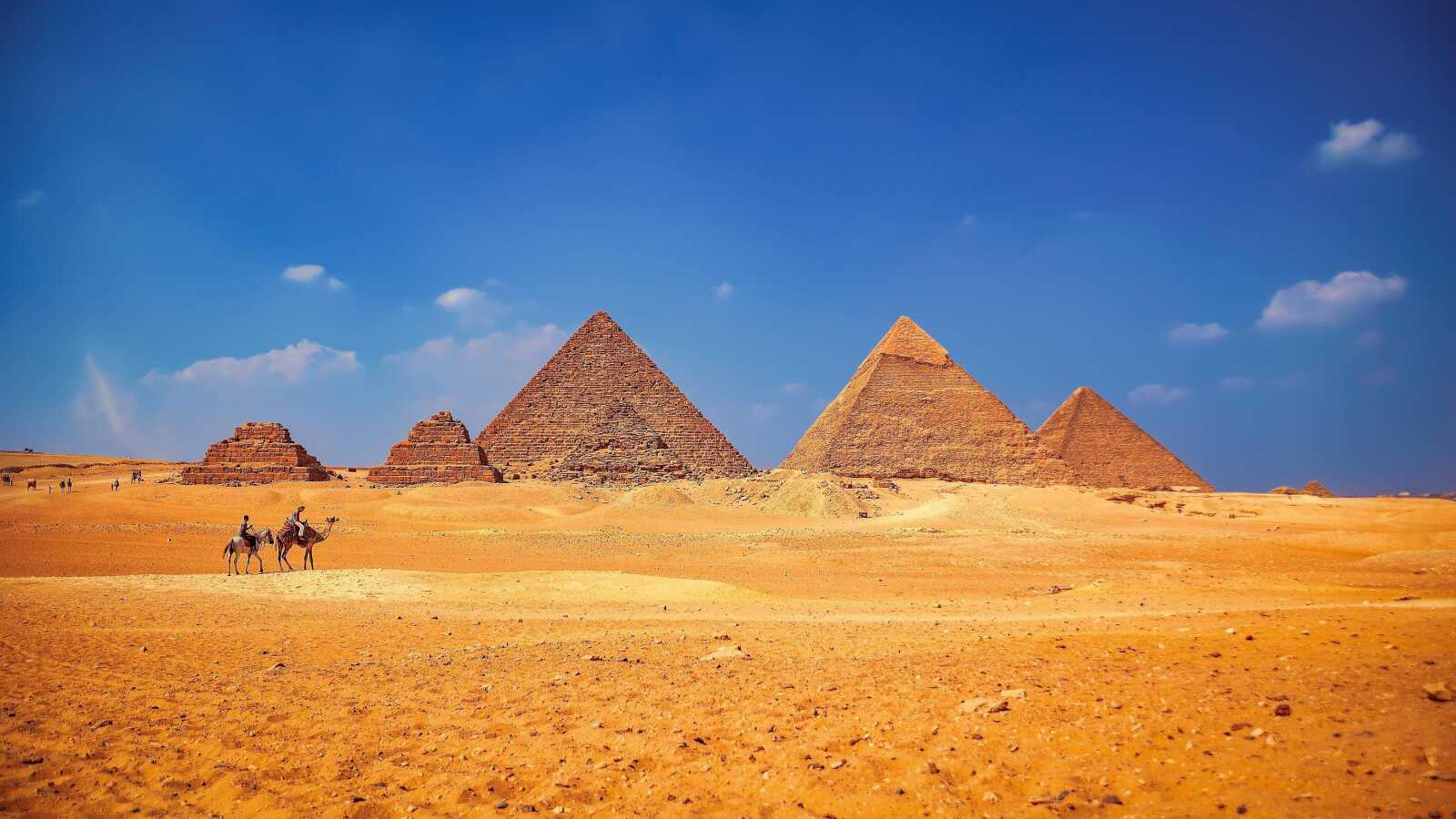 Pyramids of Giza Wallpapers (36 images) - WallpaperCat