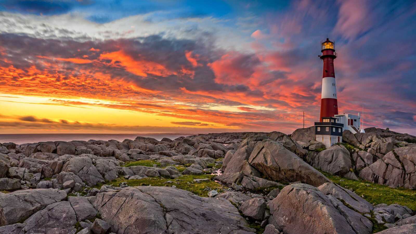 Lighthouse Wallpapers (152 images) - WallpaperCat