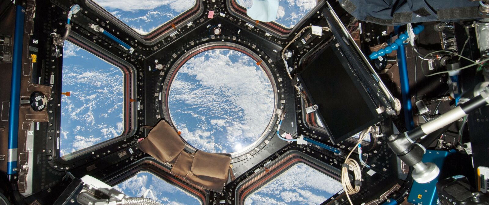Iss Background International Space Station Wallpapers (32 images) - WallpaperCat