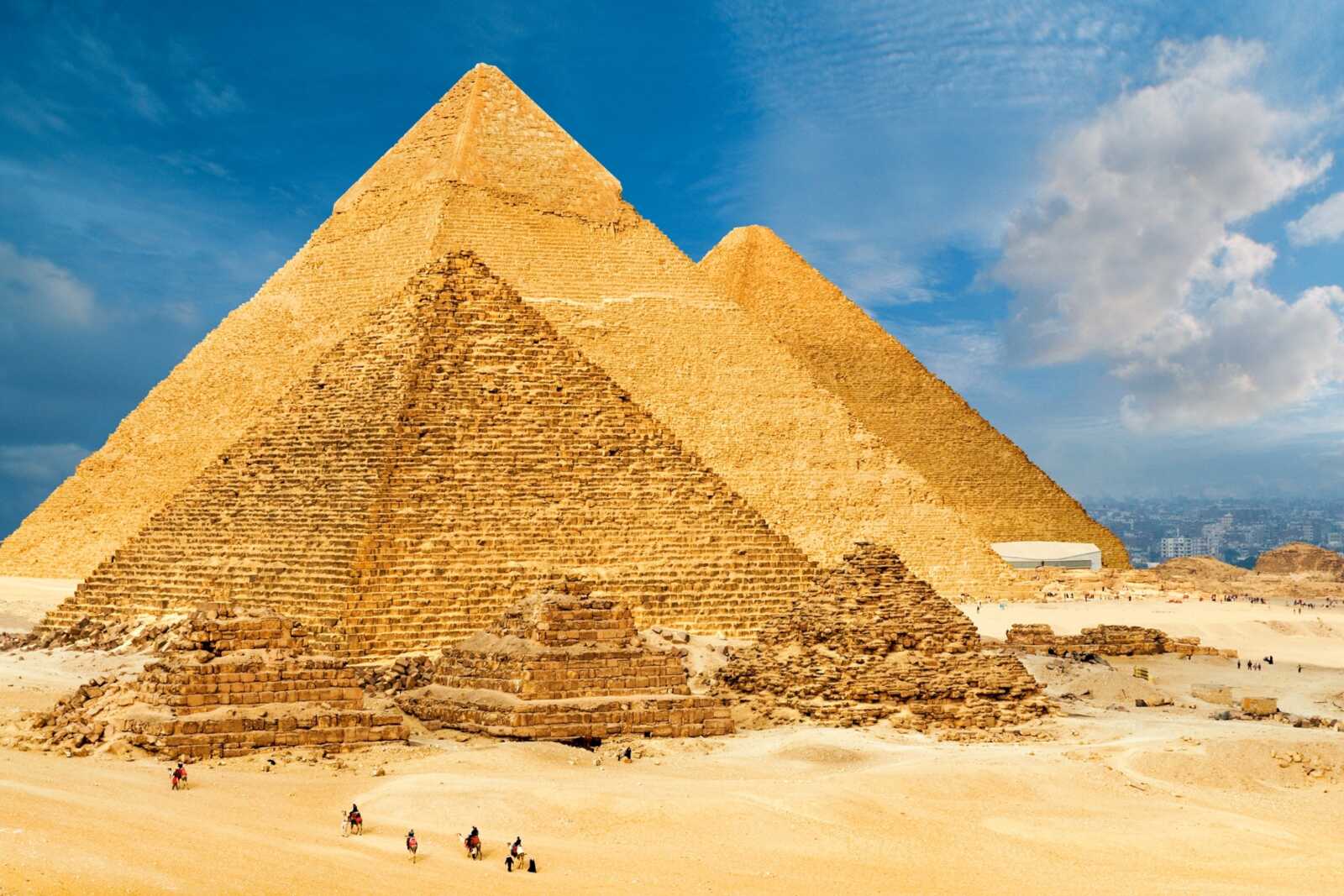 Pyramids of Giza Wallpapers (36 images) - WallpaperCat