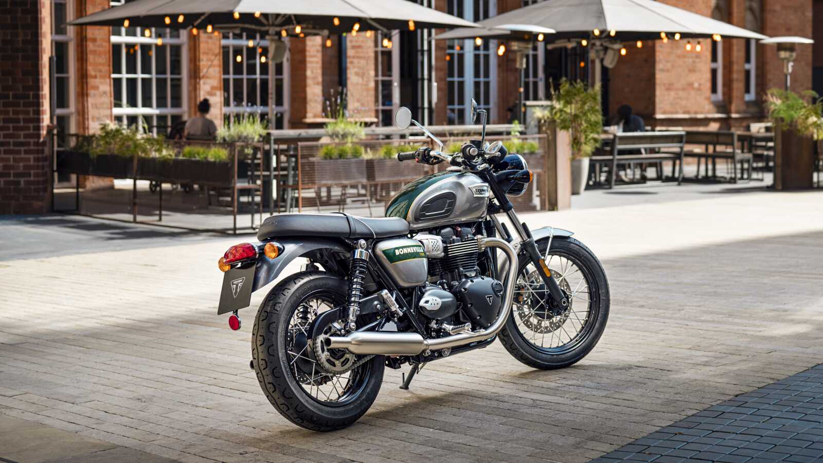Triumph Bonneville T100 Wallpapers (30 images) - WallpaperCat