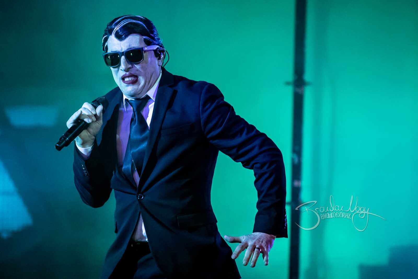 Maynard James Keenan Wallpapers (26 images) - WallpaperCat