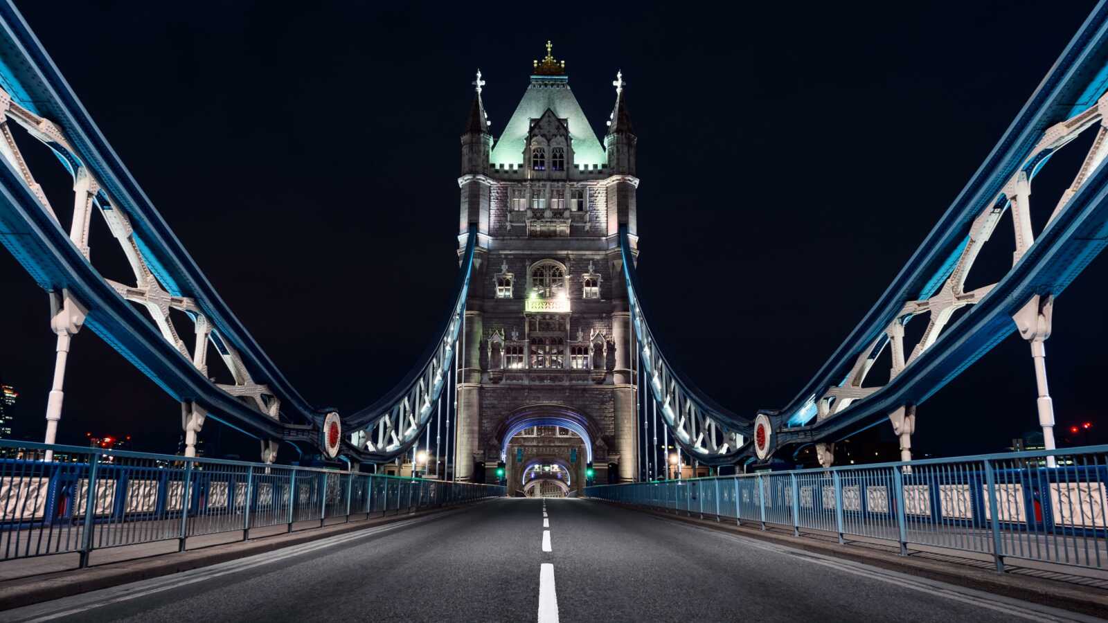 Desktop 4K London Bridge - Tower Bridge &...