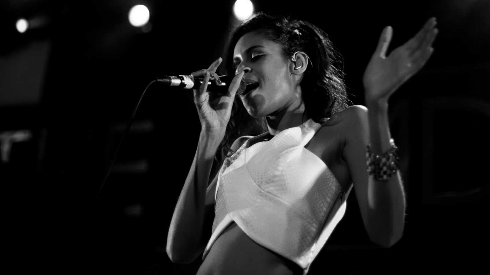 AlunaGeorge Wallpapers (19 images) - WallpaperCat