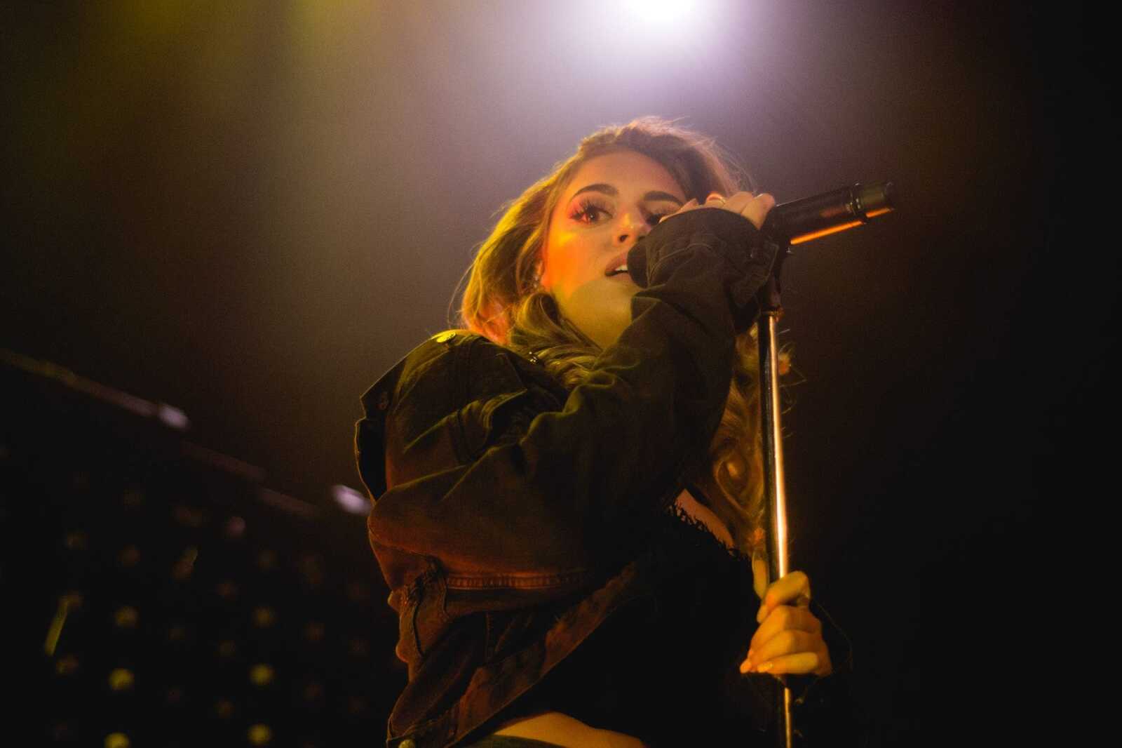 Singer Baraz Alina Baraz Wallpapers (13 images) - WallpaperCat