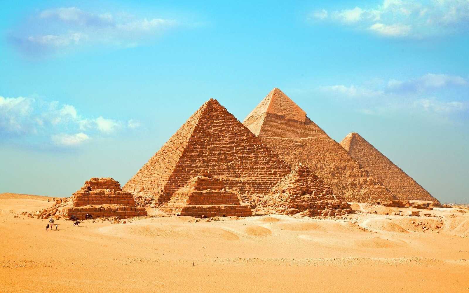 Pyramids of Giza Wallpapers (36 images) - WallpaperCat
