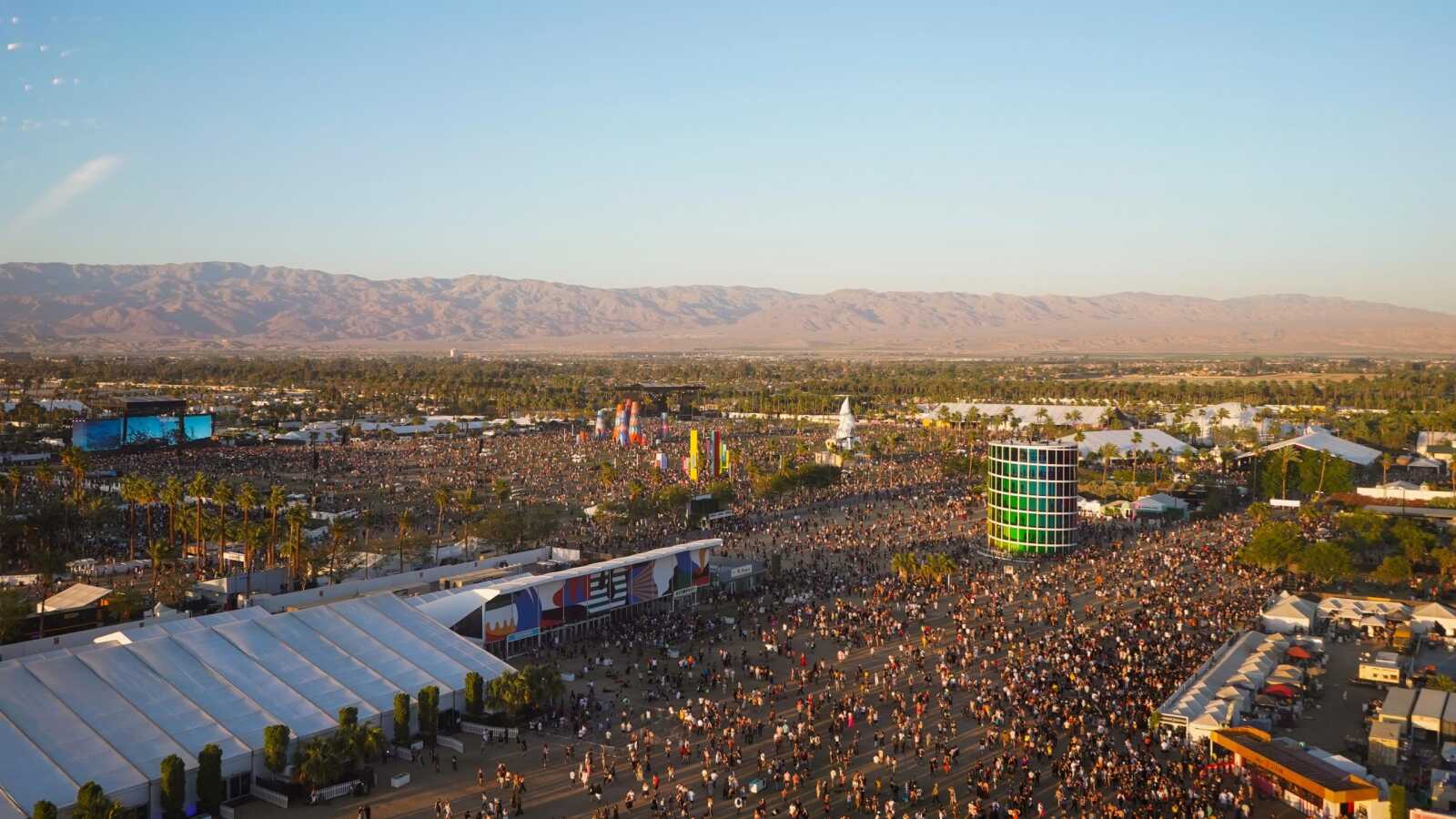 Coachella Wallpapers (32 images) - WallpaperCat