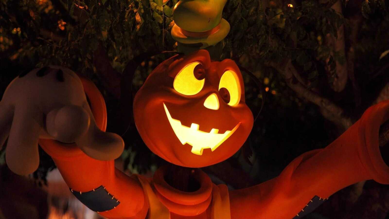 Haunted Mansion 4K Wallpapers Collection