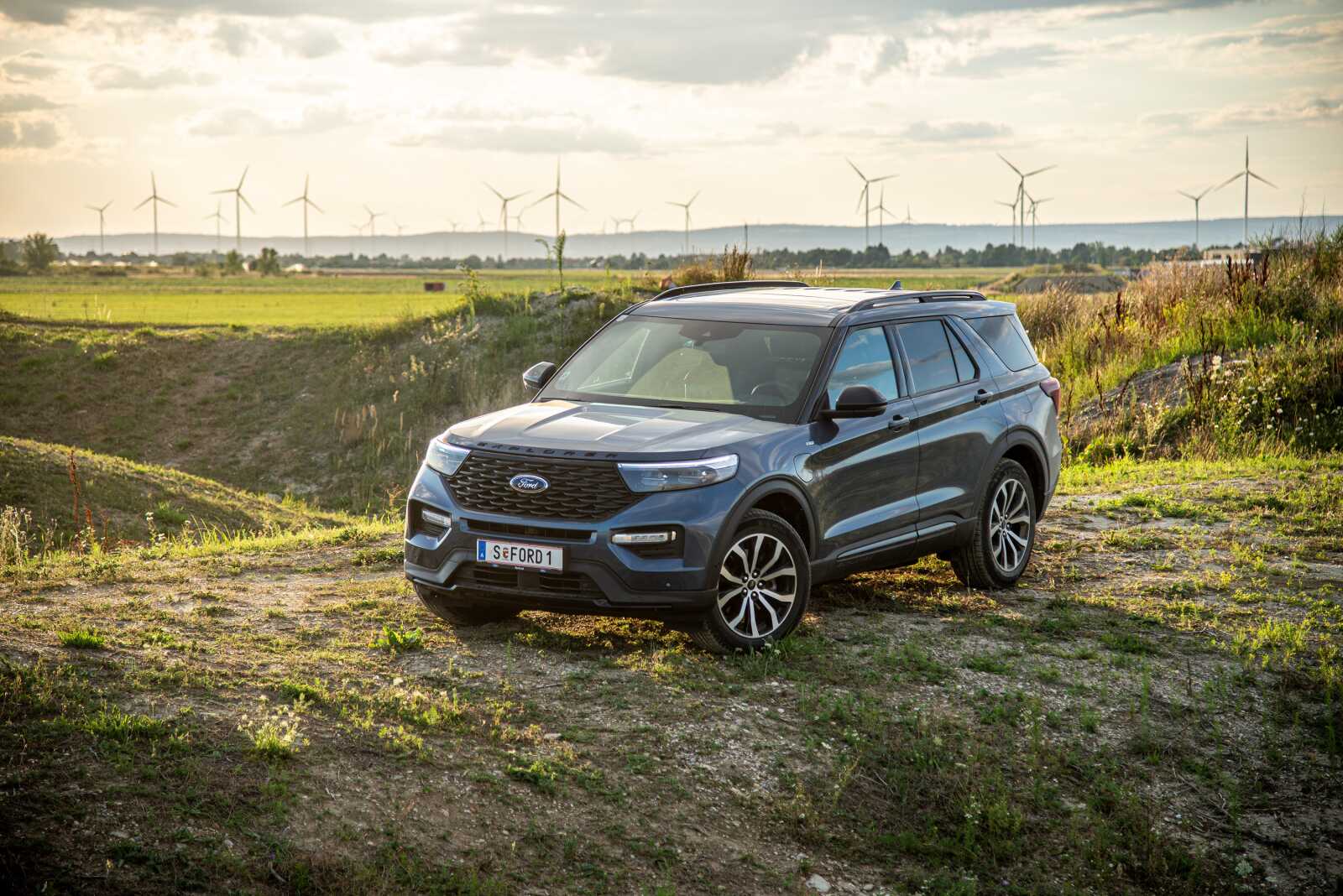 Ford Explorer Wallpapers (70 images) - WallpaperCat