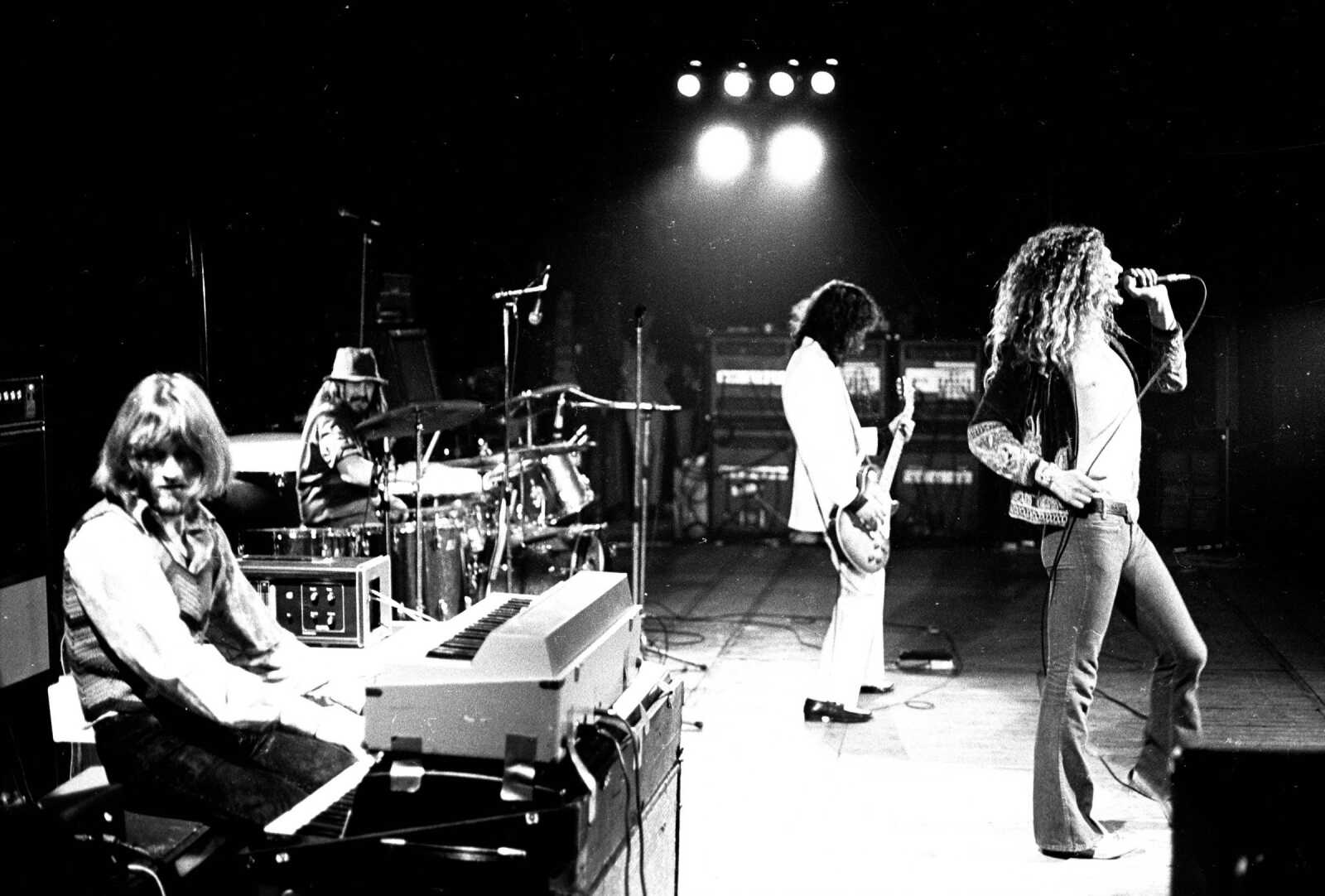 Led Zeppelin Wallpapers (39 images) - WallpaperCat